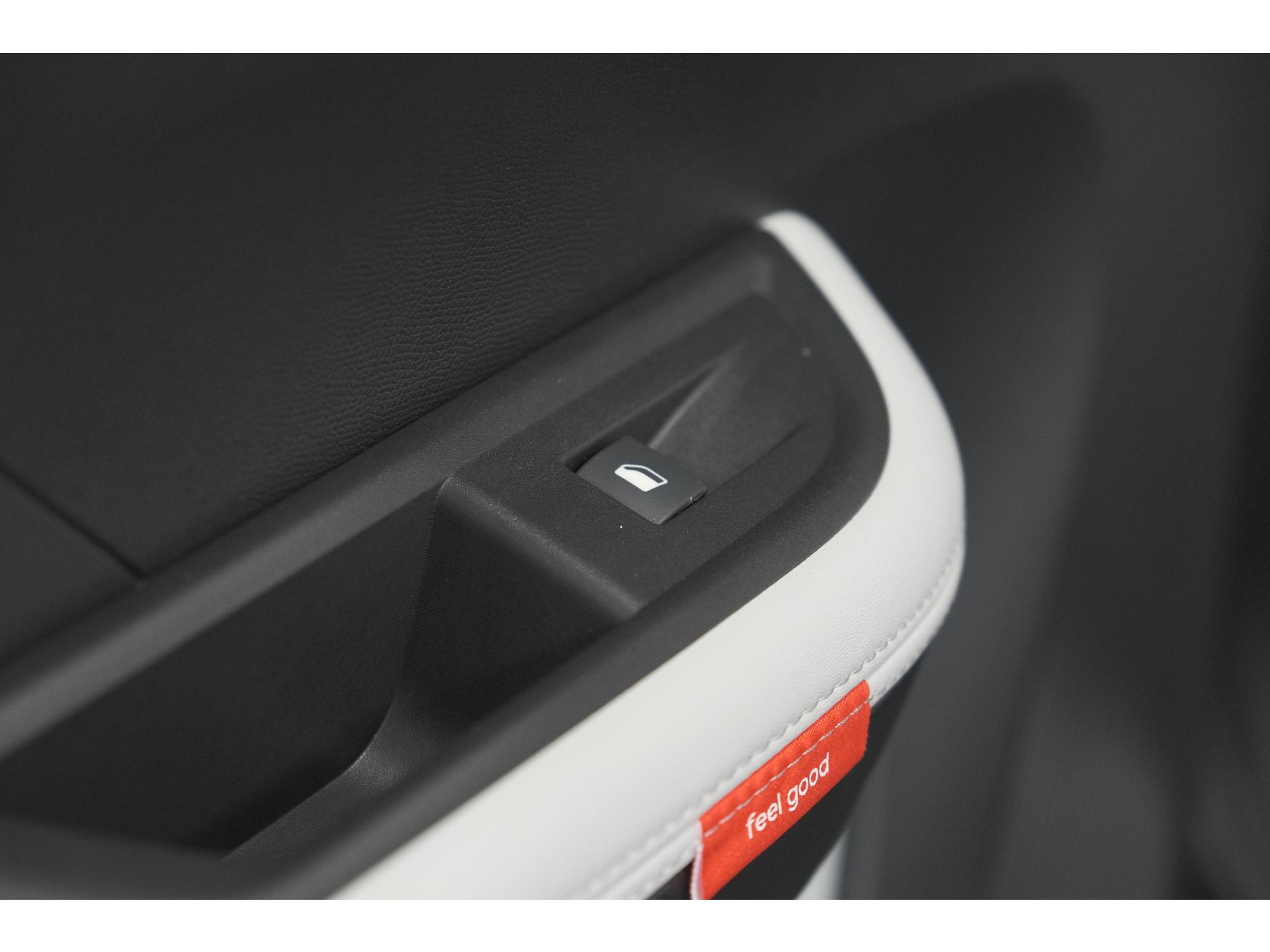 Citroen Ë-C3 Aircross Plus 113pk Extended Range 54 kWh | 11 KW Lader | Camera | Apple CarPlay | Parkeersensoren