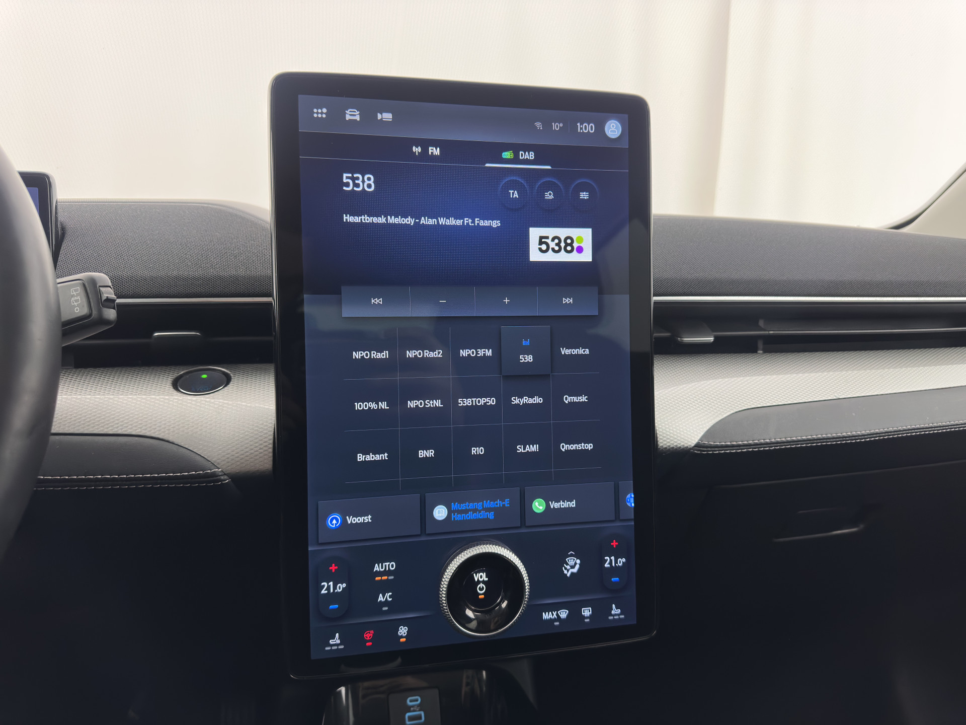 Ford Mustang Mach-E RWD 75 kWh (3-Fase) {SOH-93%} (INCL-BTW) Aut. *LEATHER | FULL-LED | DAB+ | DIGI-COCKPIT | KEYLESS | NAVI-FULLMAP | TOPVIEW | LANE-ASSIST | BLINDSPOT | CARPLAY | HEATED-COMFORTSEATS | PRIVACY-GLASS |TOWBAR | 18"ALU*