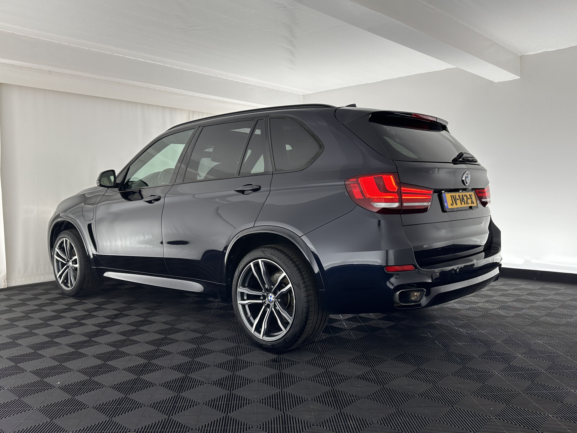 BMW X5 xDrive40e *MOTOR DEFECT* i-Performance High Exec. M-Sportpack Aut. *PANO | HEAD-UP | DAKOTA-FULL-LEATHER | FULL-LED | COMFORT-SEATS | MEMORY-PACK | HIFI-SOUND | CAMERA | KEYLESS | NAVI-FULLMAP | SHIFT-PADDLES | SPORT-SEATS | 20''ALU*