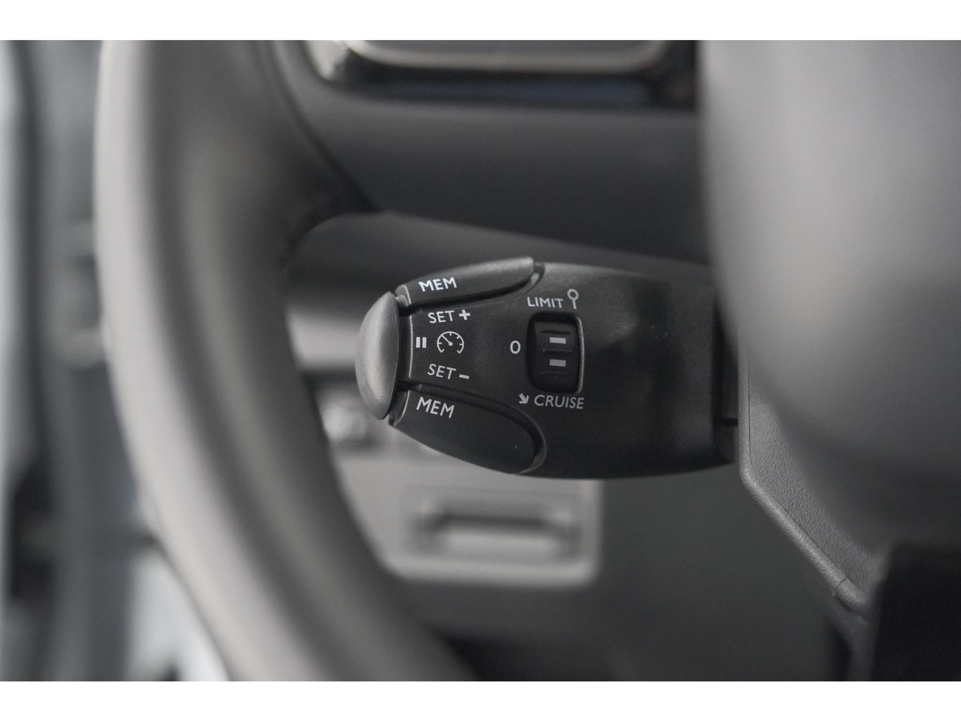 Citroen C5 Aircross 1.2 Hybrid 136 Plus | Camera | Navigatie | Parkeersensoren | Apple Carplay