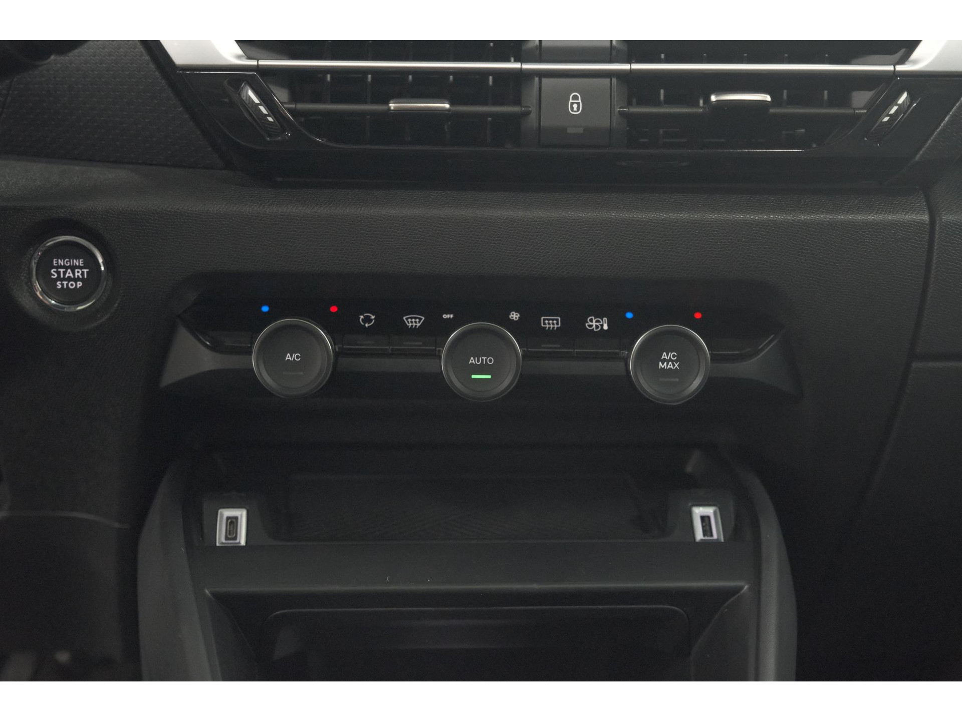 Citroen Ë-C4 Shine 50 kWh | Elektrisch Panoramadak | Camera | Adaptieve Cruise Control
