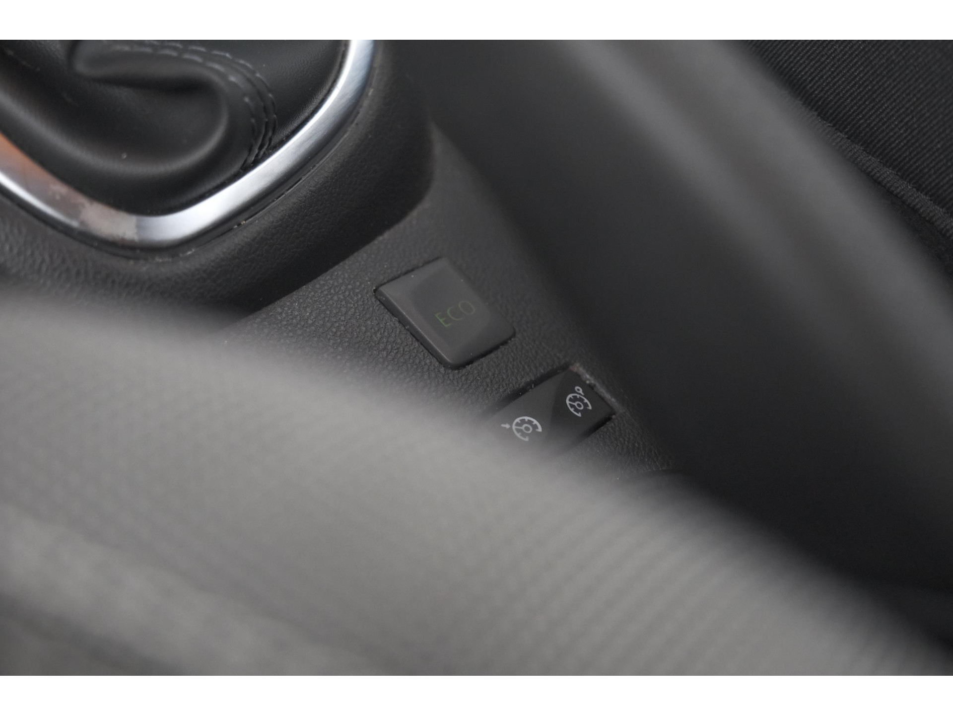 Renault Captur TCe 90 Intens | Trekhaak | Camera | Dodehoekdetectie | Navigatie