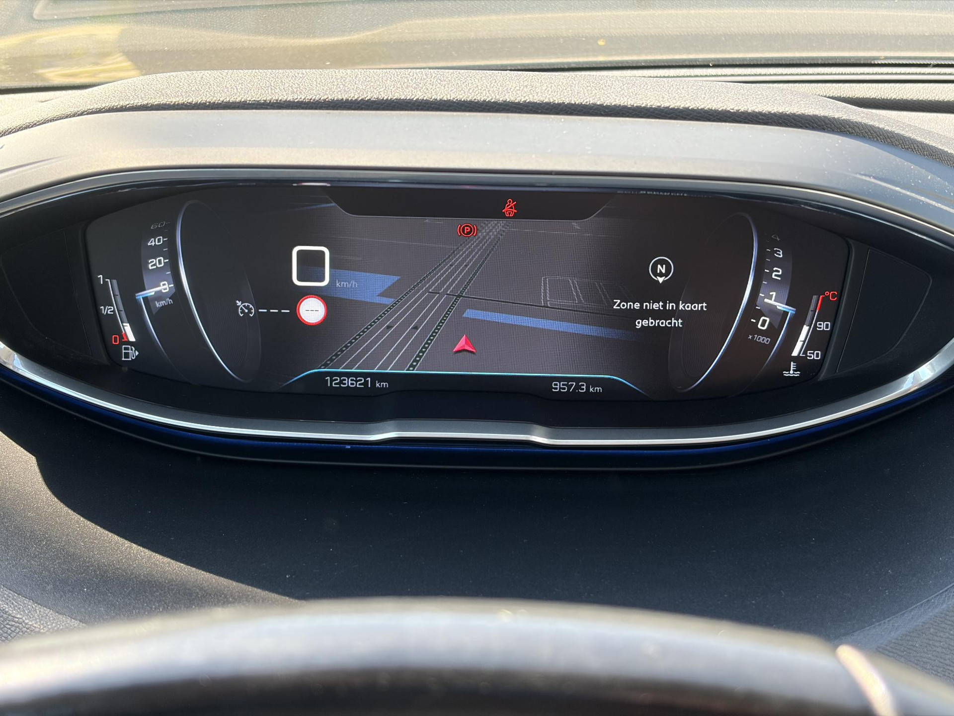 Peugeot 3008 1.2 PureTech Allure 2e Eigenaar l D-riem vv in 2023 l 360° Camera l Carplay l Dealer Onderhouden l Keyless l Stoelverwarming l Dodehoek l 6 Bak l Pdc V+A l 131pk l Bj 12-2017 l 19'' Lmv l Apk tot 12-2026