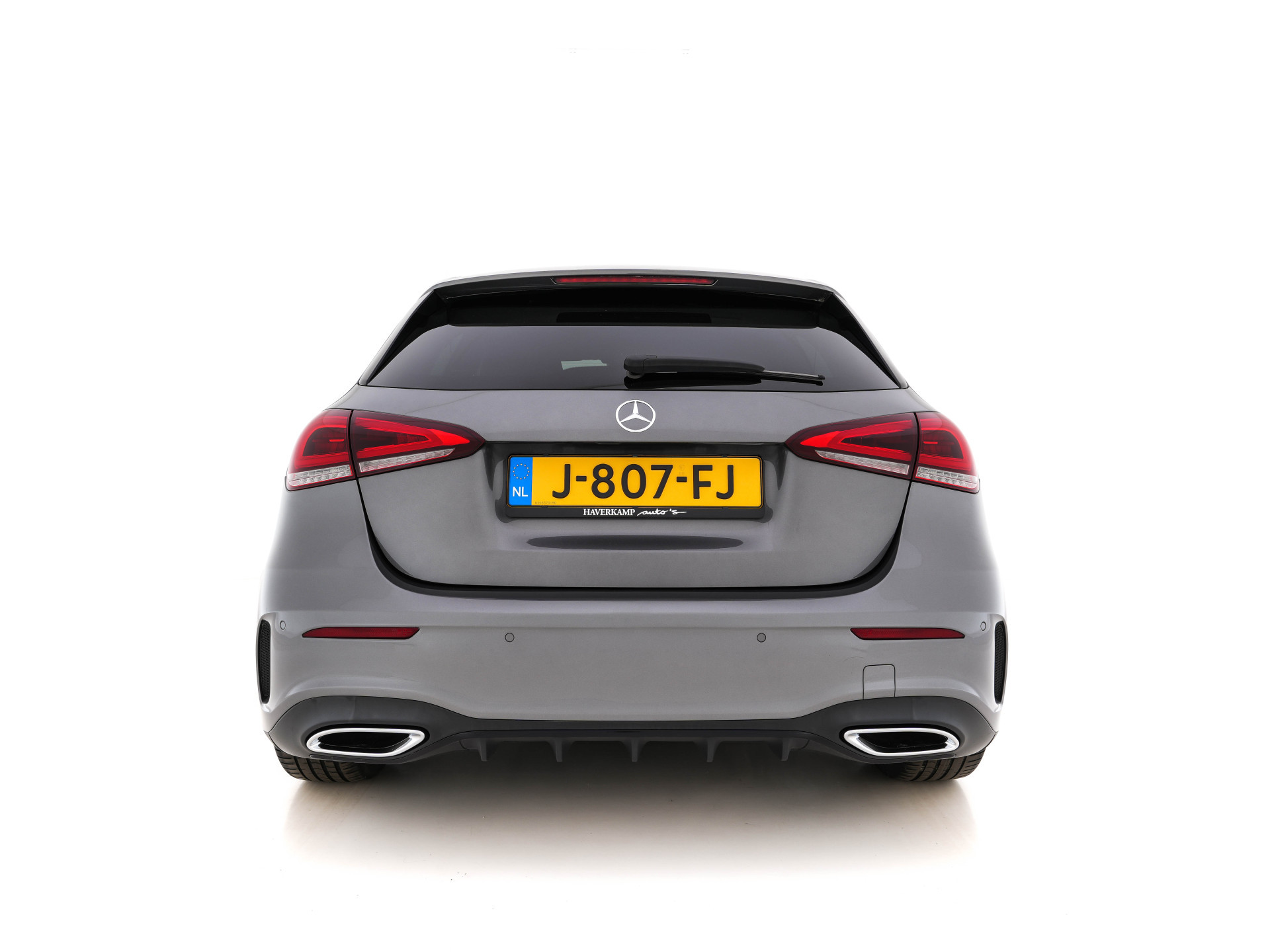 Mercedes-Benz A-klasse 180 AMG-Sport-Pack Business Solution *PANO | WIDESCREEN-DIGI-COCKPIT | FULL-LED | LEATHER-MICROFIBRE | CAMERA | ECC | PDC | CRUISE | HEATED-SPORTSEATS | PRIVACY-GLASS | 18"ALU*