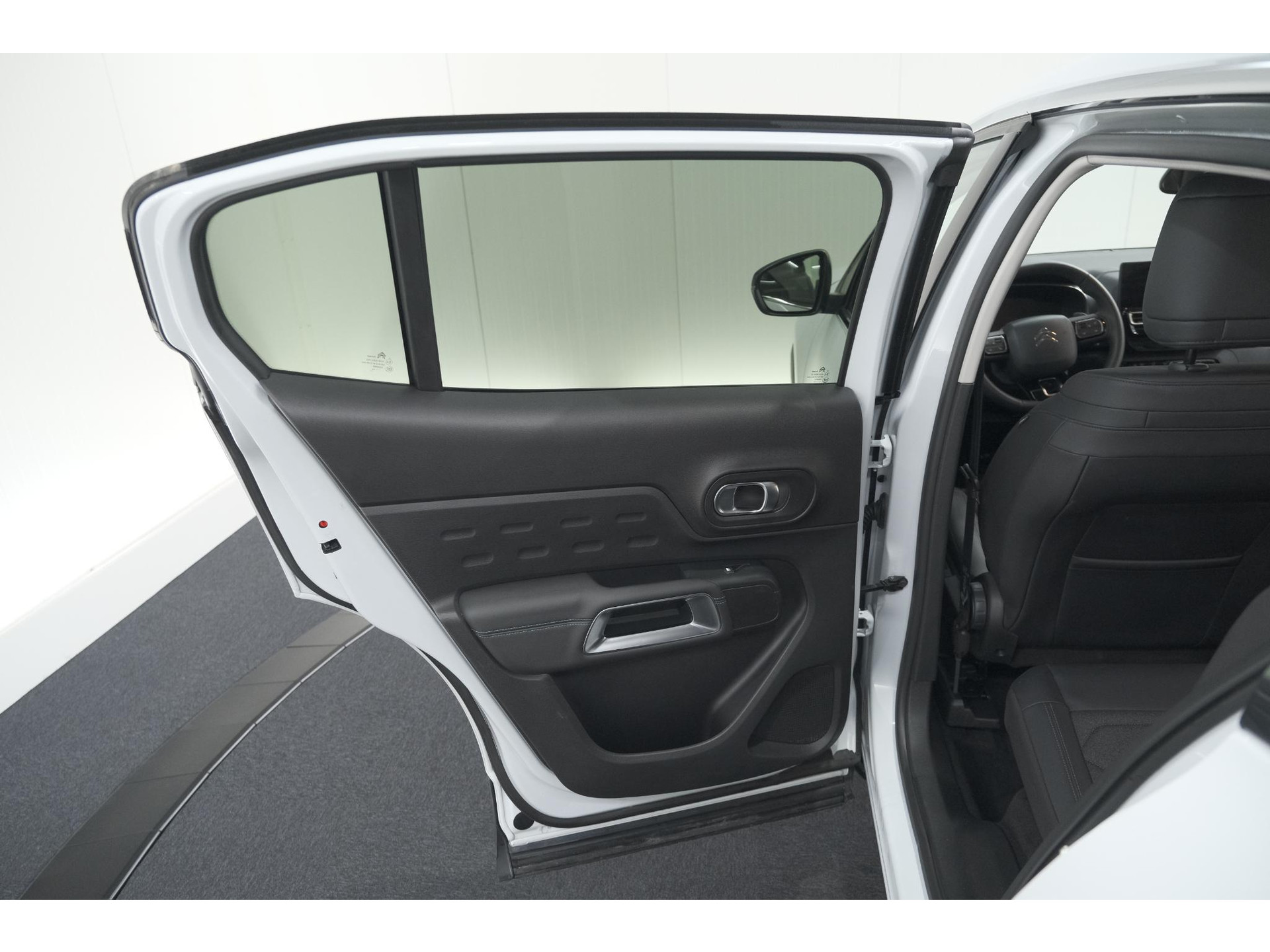 Citroen C5 Aircross 1.2 Hybrid 136 Plus | Camera | Navigatie | Parkeersensoren | Apple Carplay