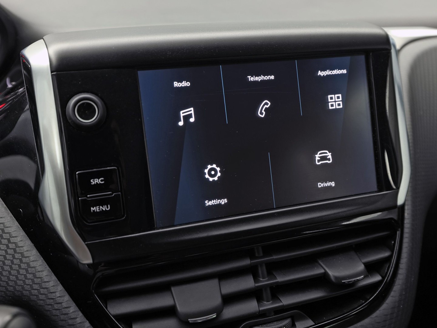 Peugeot 2008 1.2 PureTech Sport (SCHERM, CRUISE, SPORTSTOELEN, NIEUWE APK, NIEUWSTAAT)