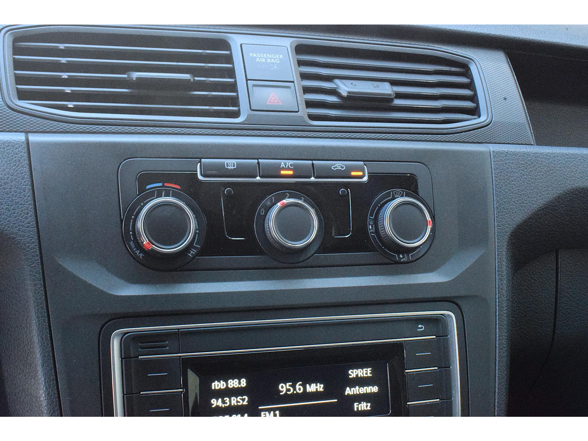 Volkswagen Caddy 2.0 TDI L2H1 BMT Maxi Comfortline | Automaat | Dubbele Schuifdeur | Airco | Zwaailicht