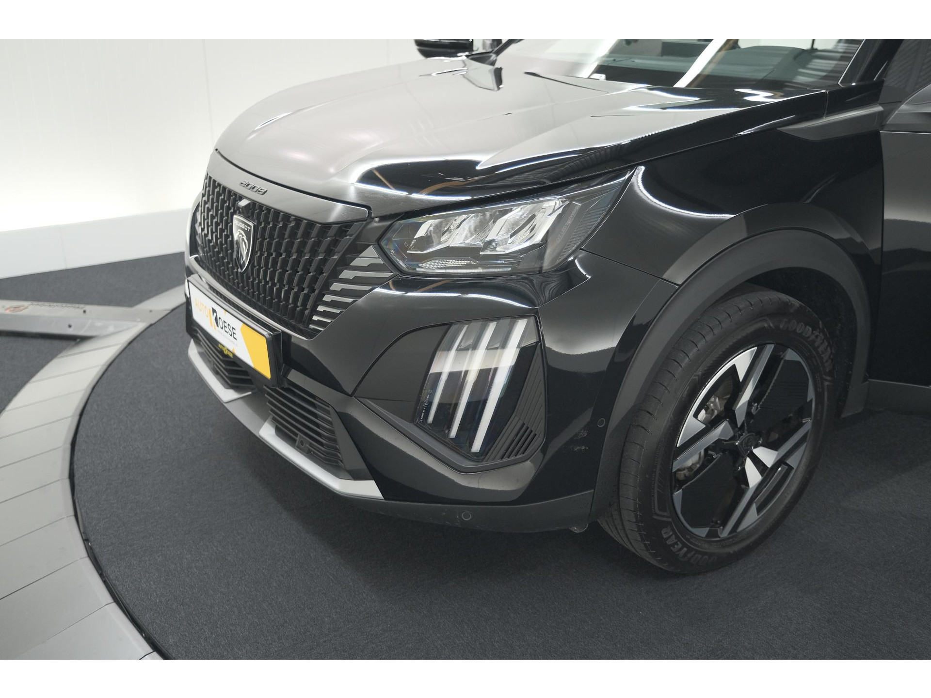 Peugeot 2008 1.2 Hybrid 145 Allure | 360 Camera | Adaptieve Cruise Control | Dodehoekdetectie | Apple Carplay