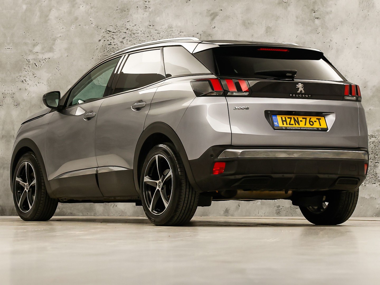 Peugeot 3008 1.2 PureTech Sport Automaat (PANORAMADAK, APPLE CARPLAY, GROOT NAVI, 360 CAMERA, LEDER, STOELVERWARMING, SPORTSTOELEN, GETINT GLAS, KEYLESS, DRIVE SELECT, NIEUWSTAAT)
