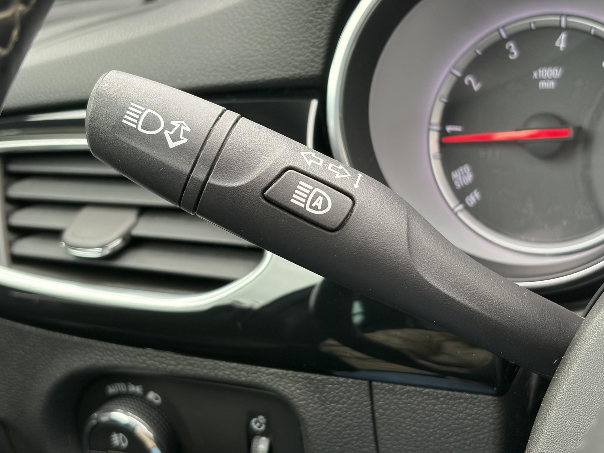 Opel Astra 1.4 Innovation ✓150pk✓Camera✓2e Eigenaar✓Carplay✓Pano✓Stoelverw✓Stuurverw✓Leder✓Navi✓Trekhaak✓Net beurt gehad✓Automaat✓Keyless✓Clima✓Cruise✓Pdc V+A✓105pk✓N.A.P✓17''Lm velgen✓Rijstrooksensor✓Apk tot 09-2027