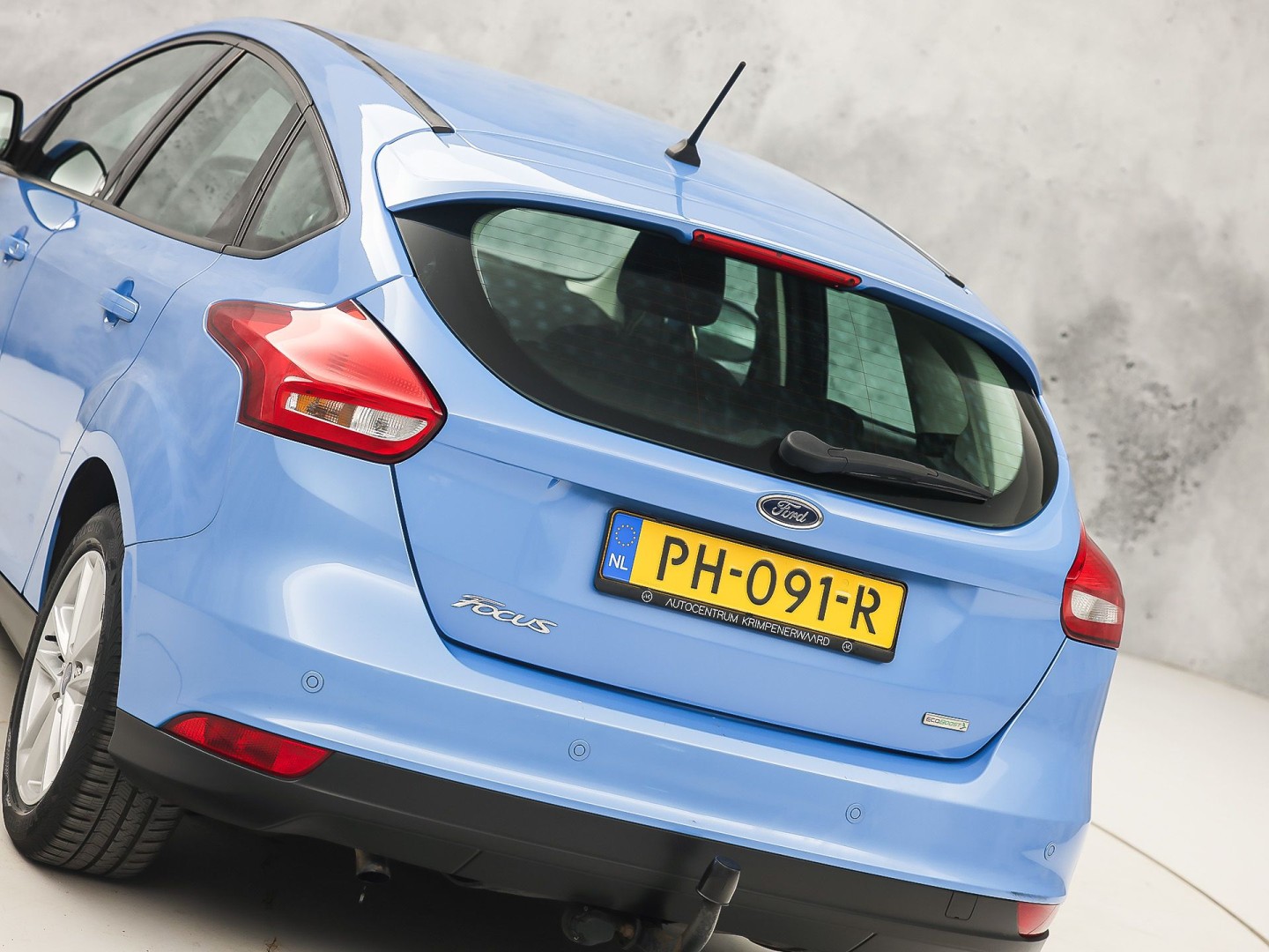 Ford Focus 1.0 Sport (NAVIGATIE, LM VELGEN, PARKEERSENSOREN, TREKHAAK, SPORTSTOELEN, CRUISE, NIEUWSTAAT)
