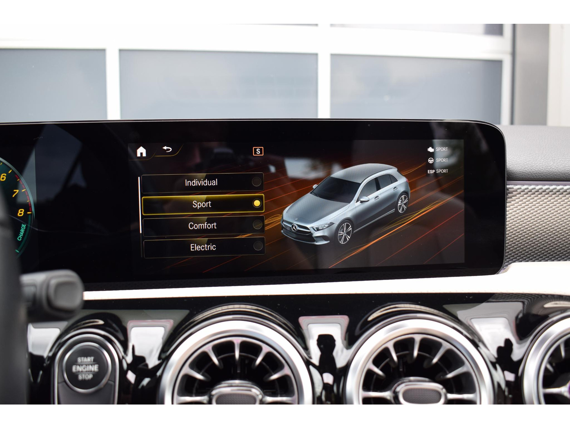 Mercedes-Benz A-klasse 250 e Business Solution Luxury Limited | Pano | Leer | Burmester | SOH: 94,3% | Stoelverwarming