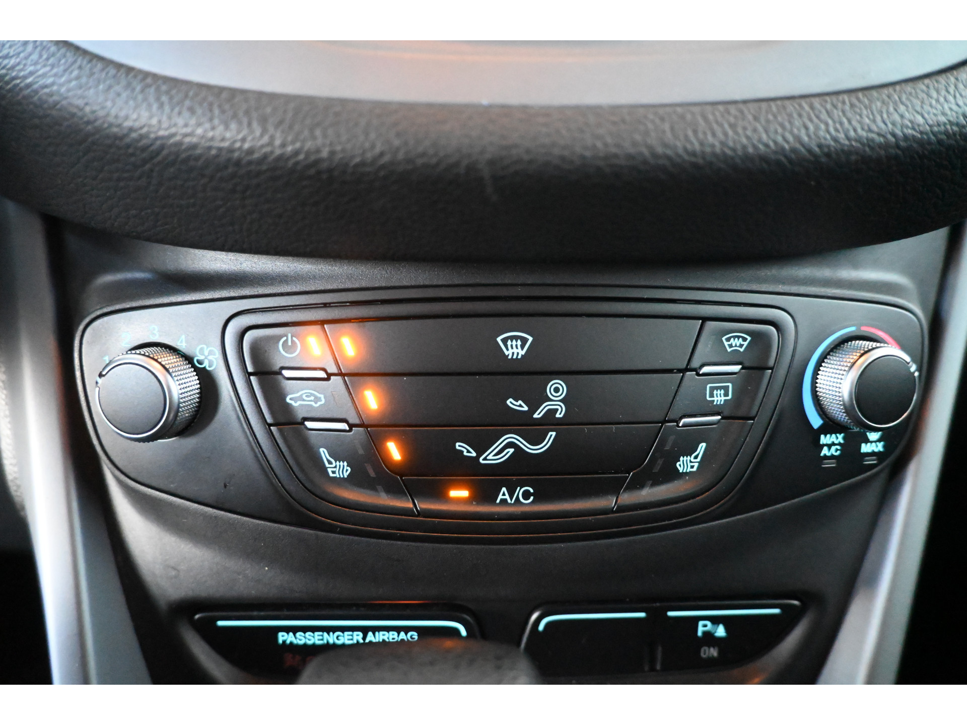 Ford B-Max 1.6 TI-VCT Titanium Automaat Airco Trekhaak Dealer Onderhouden! Inruil Mogelijk!