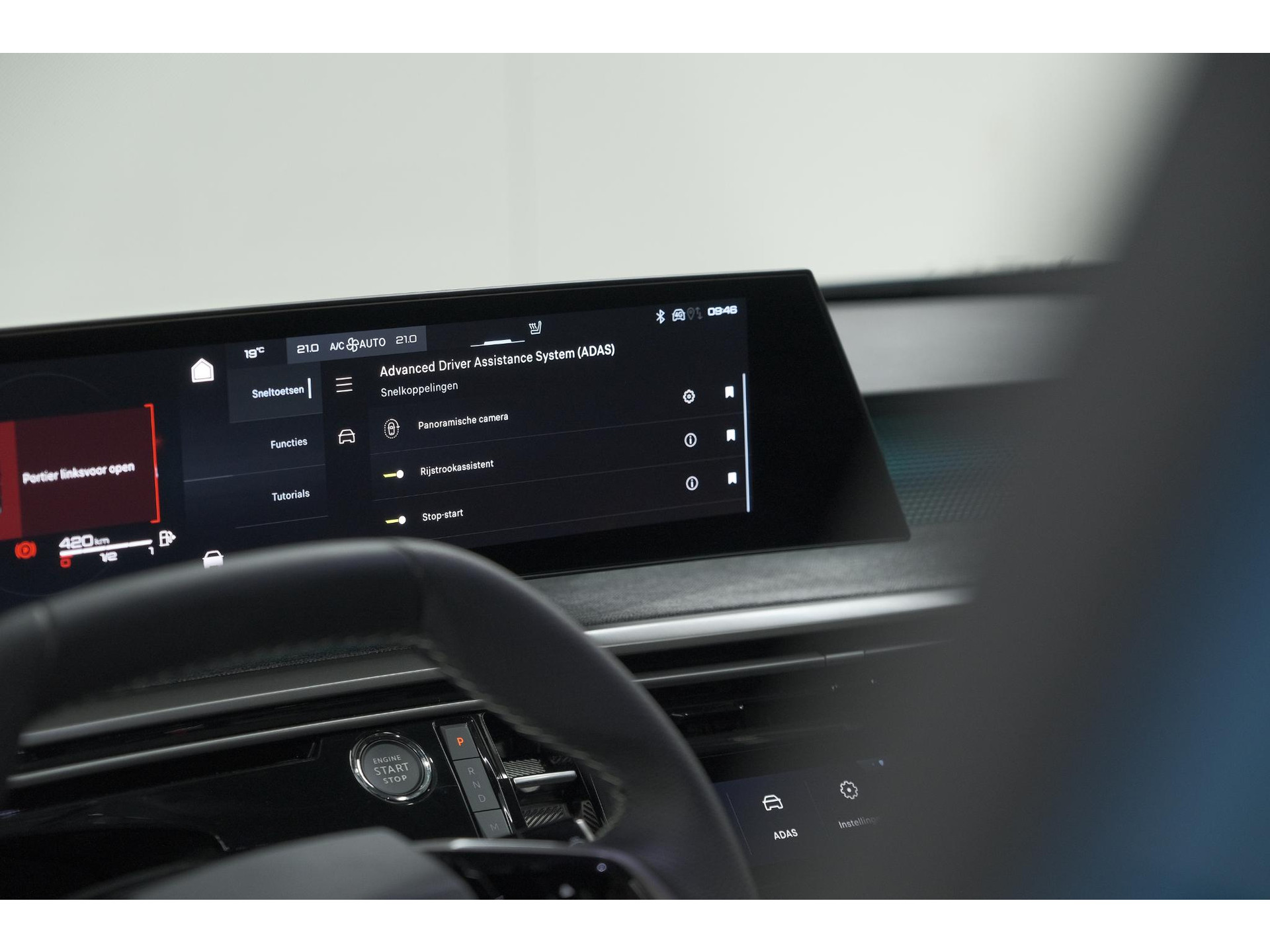 Peugeot 3008 1.2 Hybrid 136 GT | Panoramdak | 360 Camera | Stoelverwarming | Elektrische Kofferklep | Allseason Banden