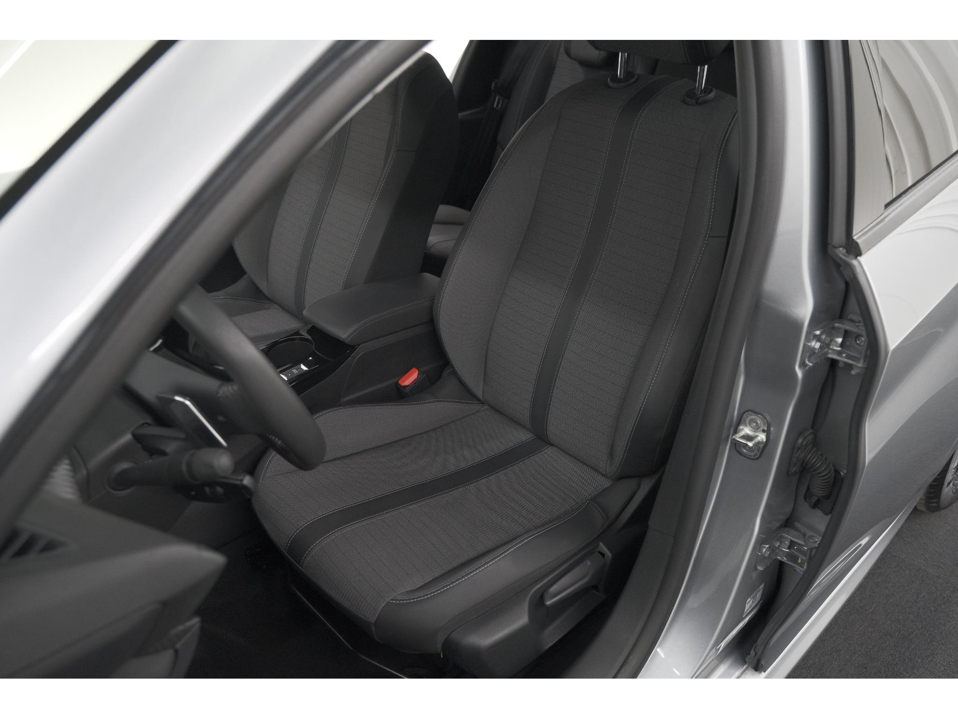 Peugeot 208 PureTech 100 EAT8 Allure Pack | Camera | Navigatie | Apple Carplay | Parkeersensoren