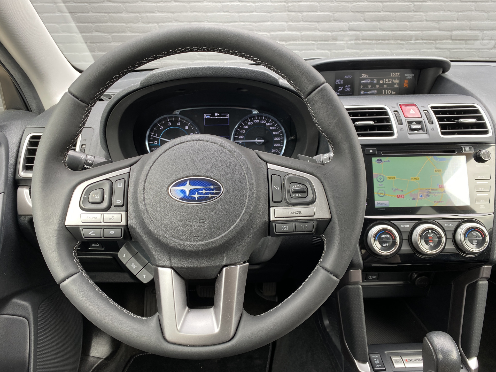 Subaru Forester 2.0 AWD Premium 150 pk AUT. | 1e eigenaar | dealer onderhouden | navigatie | leder interieur | panoramadak | keyless