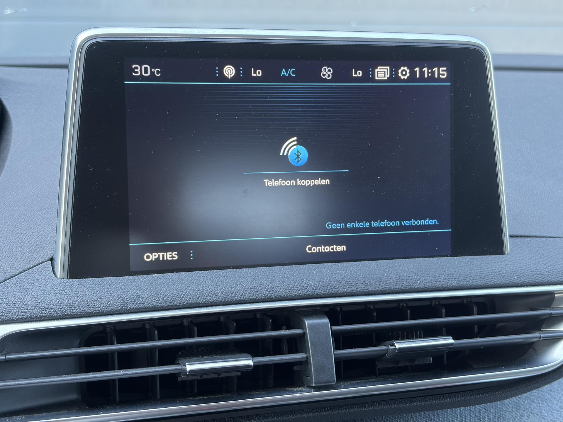 Peugeot 3008 1.2 PureTech Allure 2e Eigenaar l D-riem vv in 2023 l 360° Camera l Carplay l Dealer Onderhouden l Keyless l Stoelverwarming l Dodehoek l 6 Bak l Pdc V+A l 131pk l Bj 12-2017 l 19'' Lmv l Apk tot 12-2026