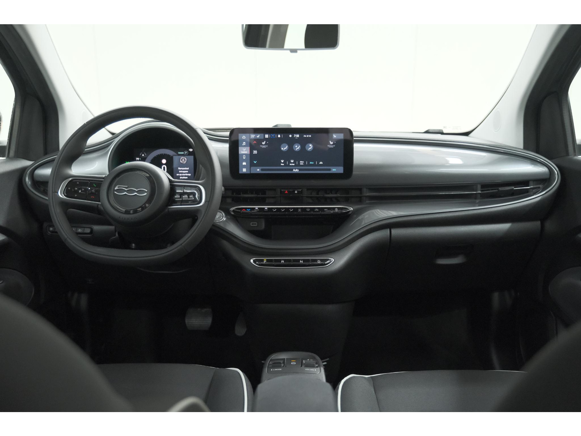 Fiat 500 Urban 42 kWh | SOH 97.6% | 3 Fase Laadfunctie | Camera | Apple Carplay | Parkeersensoren