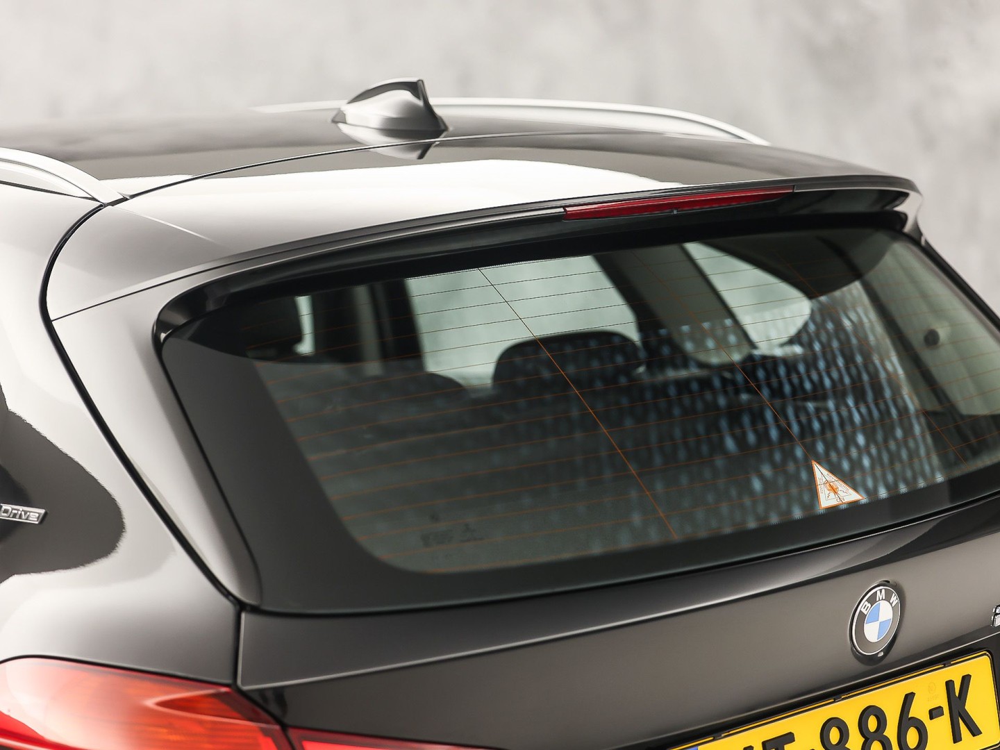 BMW 2 Serie 225xe Sport High Executive xDrive 225Pk Automaat (GROOT NAVI, SOH 89,7%, HEAD-UP DISPLAY, LEDER, STOELVERWARMING, SPORTSTOELEN, PARKEERSENSOREN, NIEUWE APK, NIEUWSTAAT)