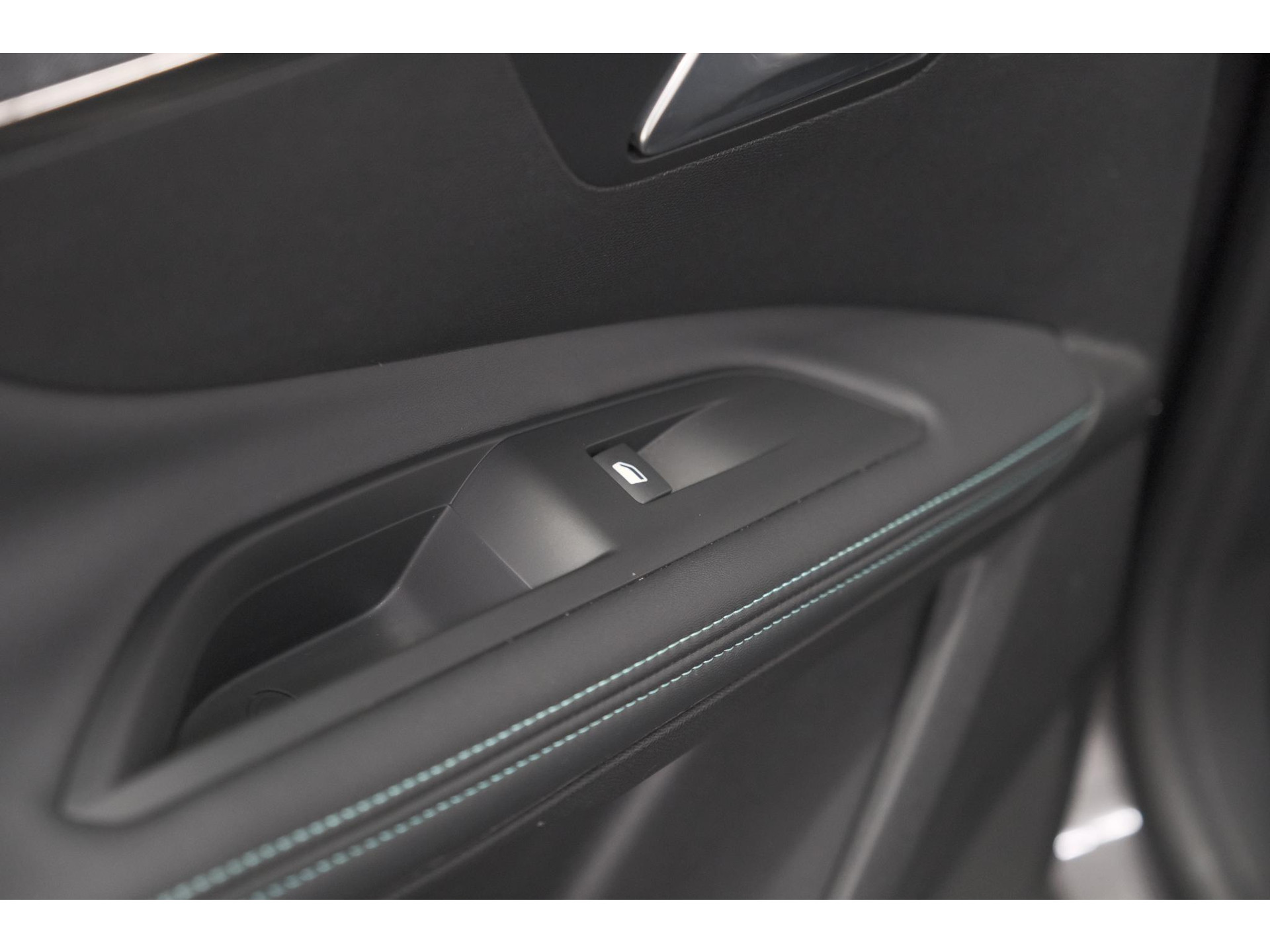 Peugeot 3008 PureTech 130 EAT8 Allure | Camera | Adaptieve Cruise Control | Elektrische Kofferklep