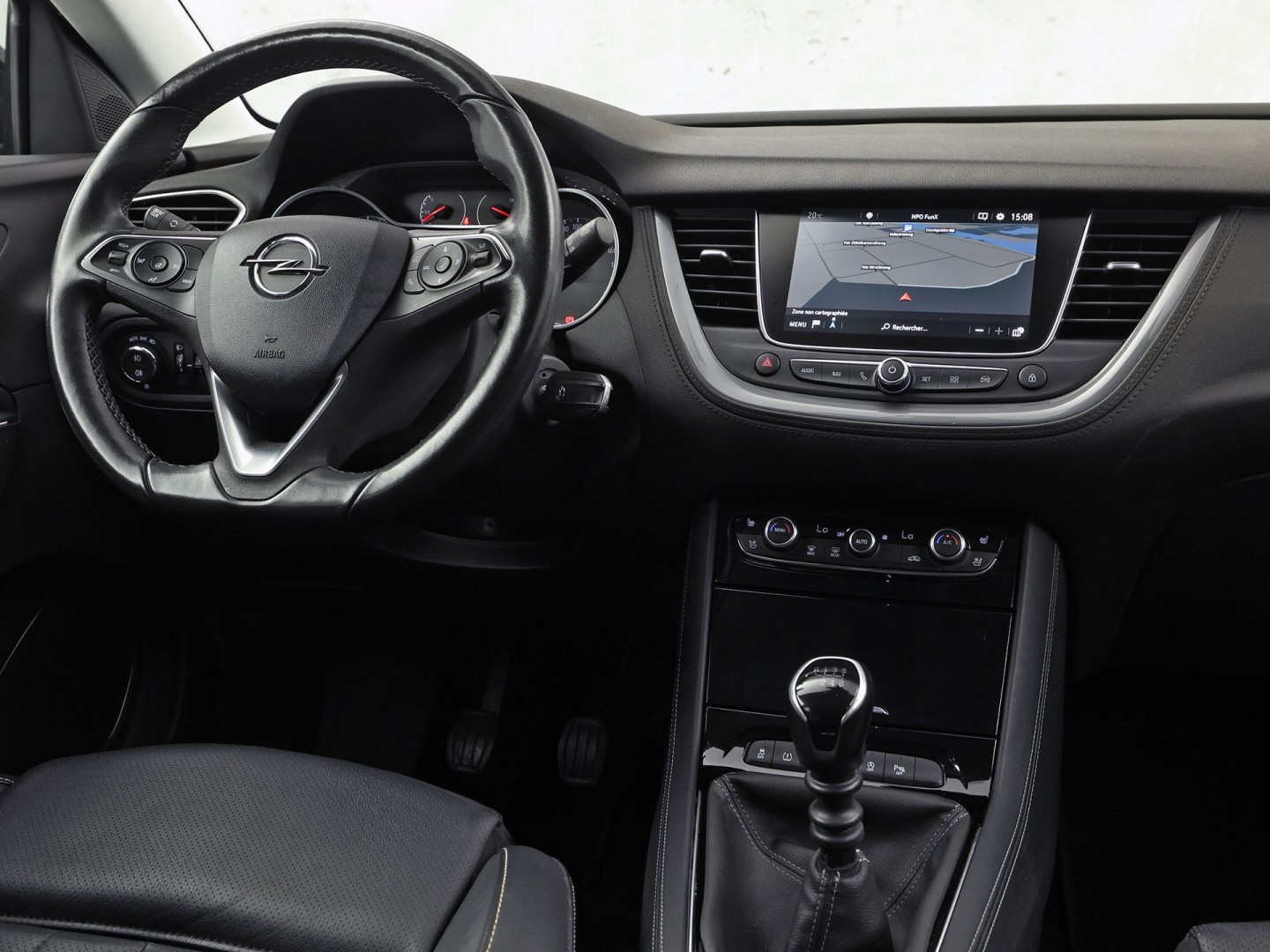 Opel Grandland X 1.2 Turbo Elegance (STOELVERWARMING/KOELING, APPLE CARPLAY, 360 CAMERA, MEMORY SEAT, LEDER, GETINT GLAS, STUURWIEL VERWARMD, NIEUWE APK, NIEUWSTAAT)