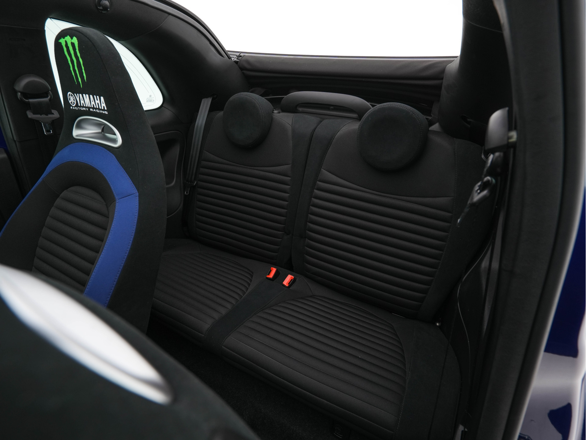 Abarth 500 C 1.4 T-Jet 595 Yamaha Factory Racing Edition Monster [ 1 of 2000 ] (INCL-BTW ) *! POCKET-ROCKET ! | NAVI-FULLMAP | XENON | CARPLAY | SPORT-EXHAUST | DAB | SPORT-SEATS | 17"ALU*