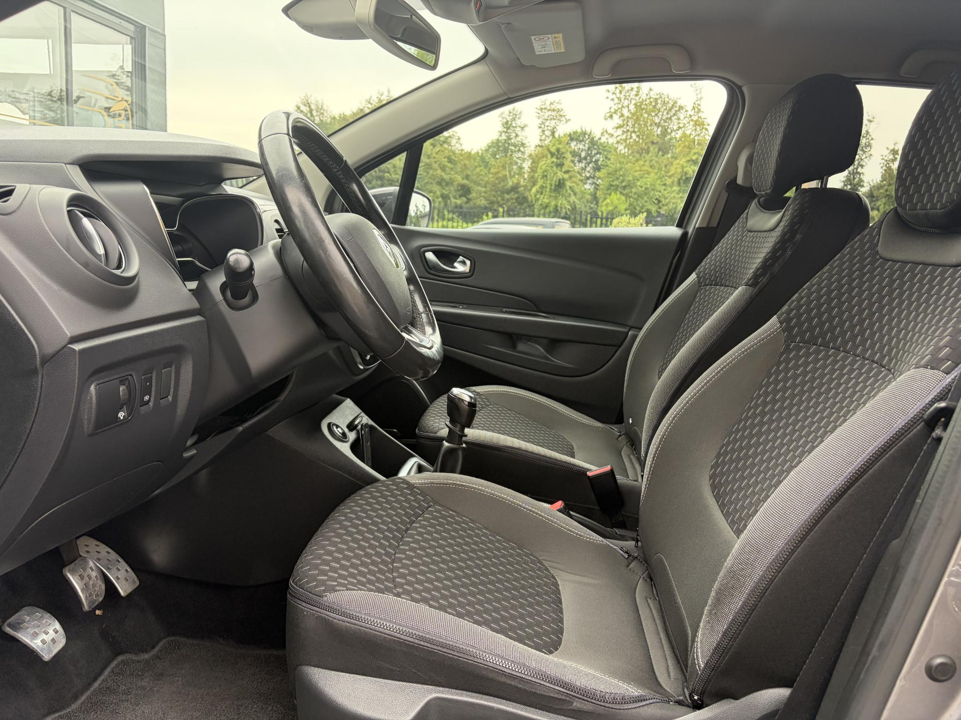 Renault Captur 1.2 TCe Intens 120pk,1e Eigenaar,Camera,Trekhaak,Carplay,Pdc,Clima,Cruise,Dealer Onderhouden,6 Bak,Lm velgen,Dodehoek,N.A.P,Apk tot 10-2027