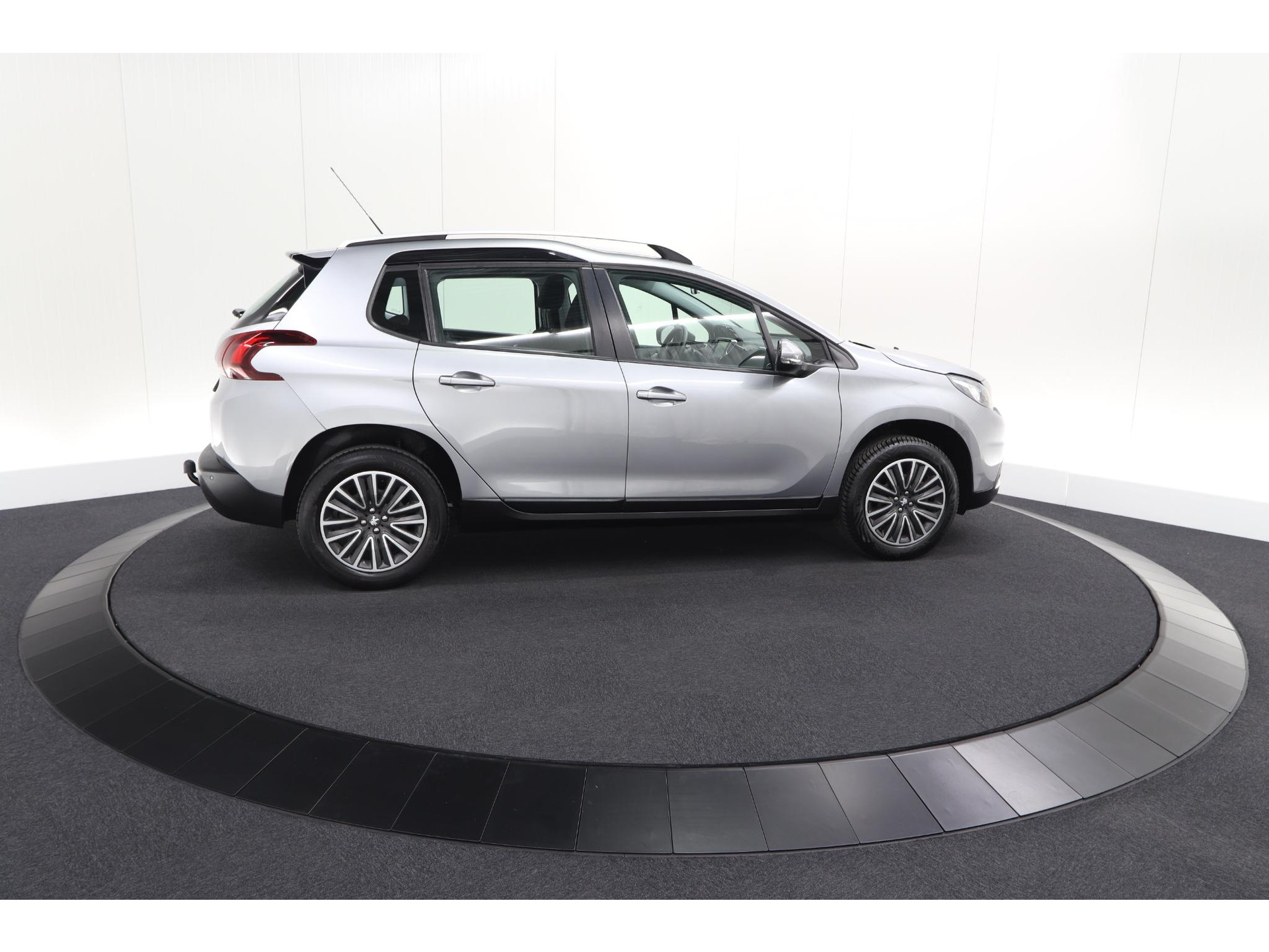 Peugeot 2008 PureTech 110 Blue Lion | Trekhaak | Apple Carplay | Parkeersensoren