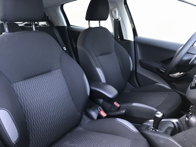 Peugeot 208 1.2 Automaat - V E R K O C H T