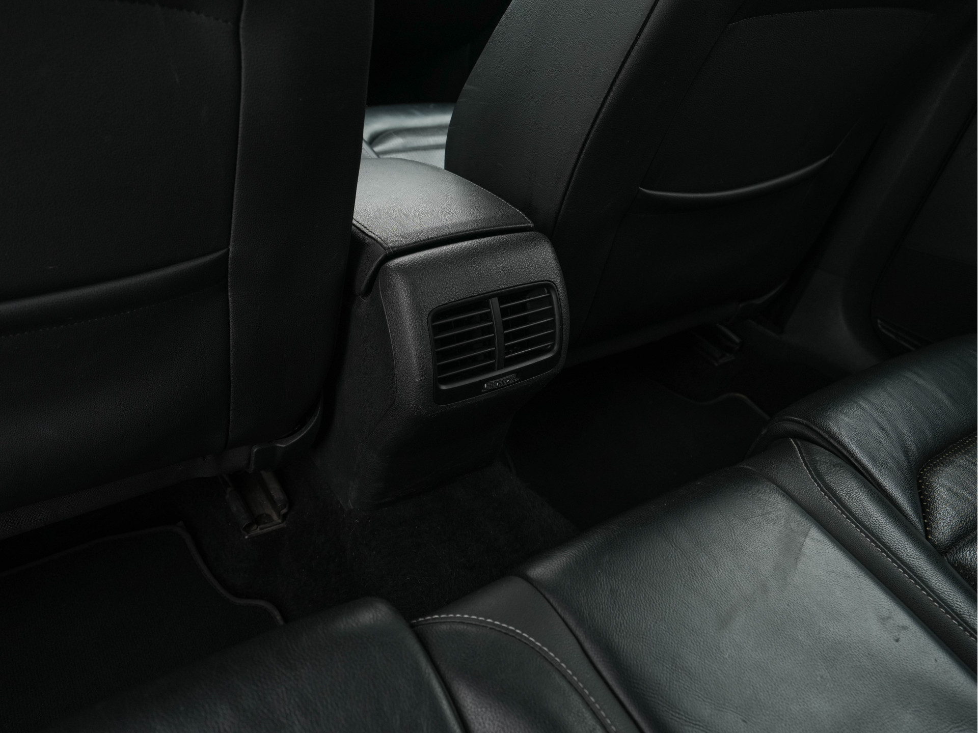 Volkswagen e-Golf (SOH-86%) Aut. *HEAT-PUMP | LEATHER | FULL-LED | NAVI-FULLMAP | CAMERA | HEATED-SPORTSEATS | ECC | CCS-FASTLOADER | PDC | CARPLAY | CRUISE | 16''ALU*