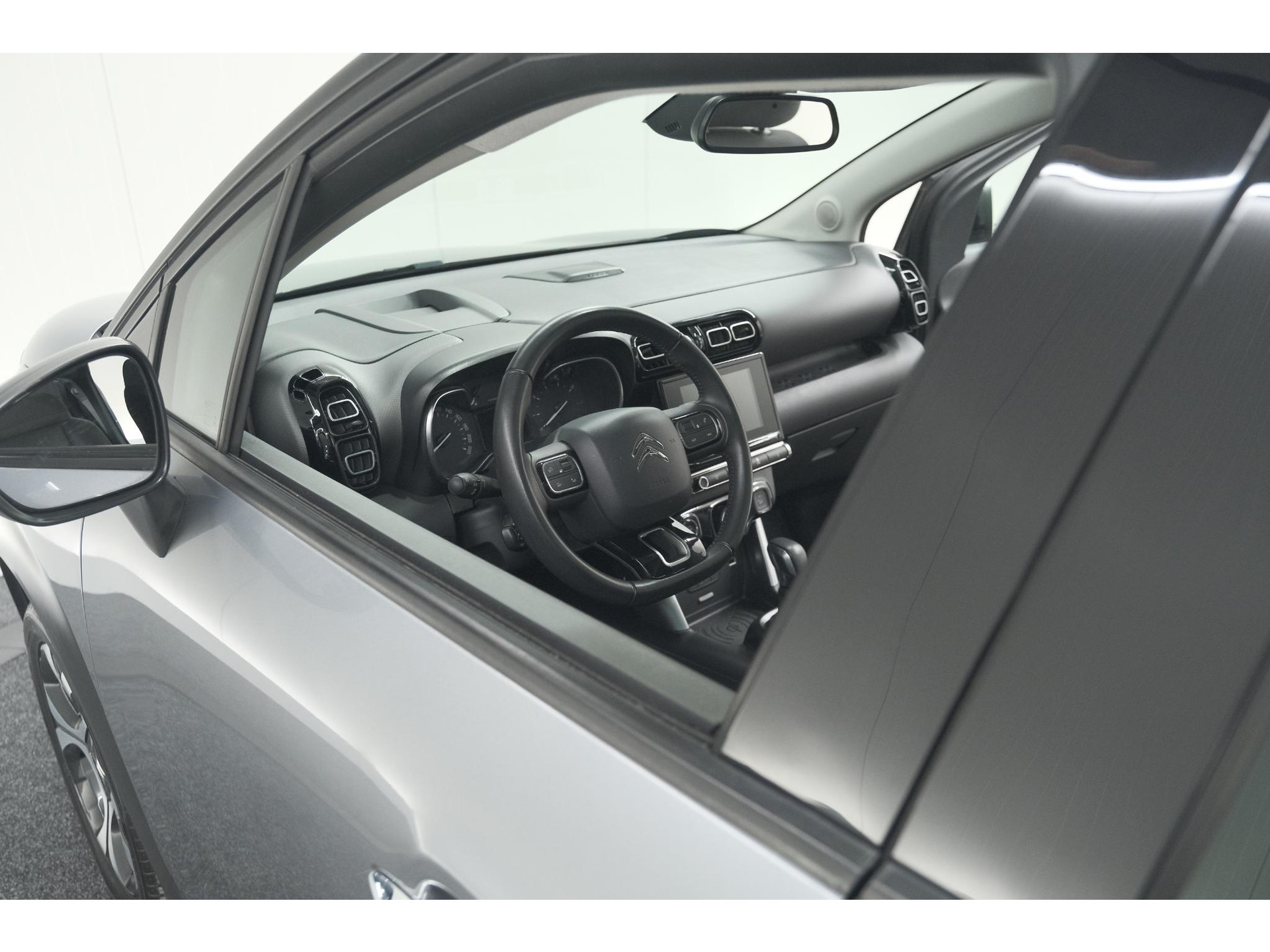 Citroen C3 Aircross PureTech 110 EAT6 Shine | Trekhaak | Panoramadak | Head-Up Display | Camera | Navigatie