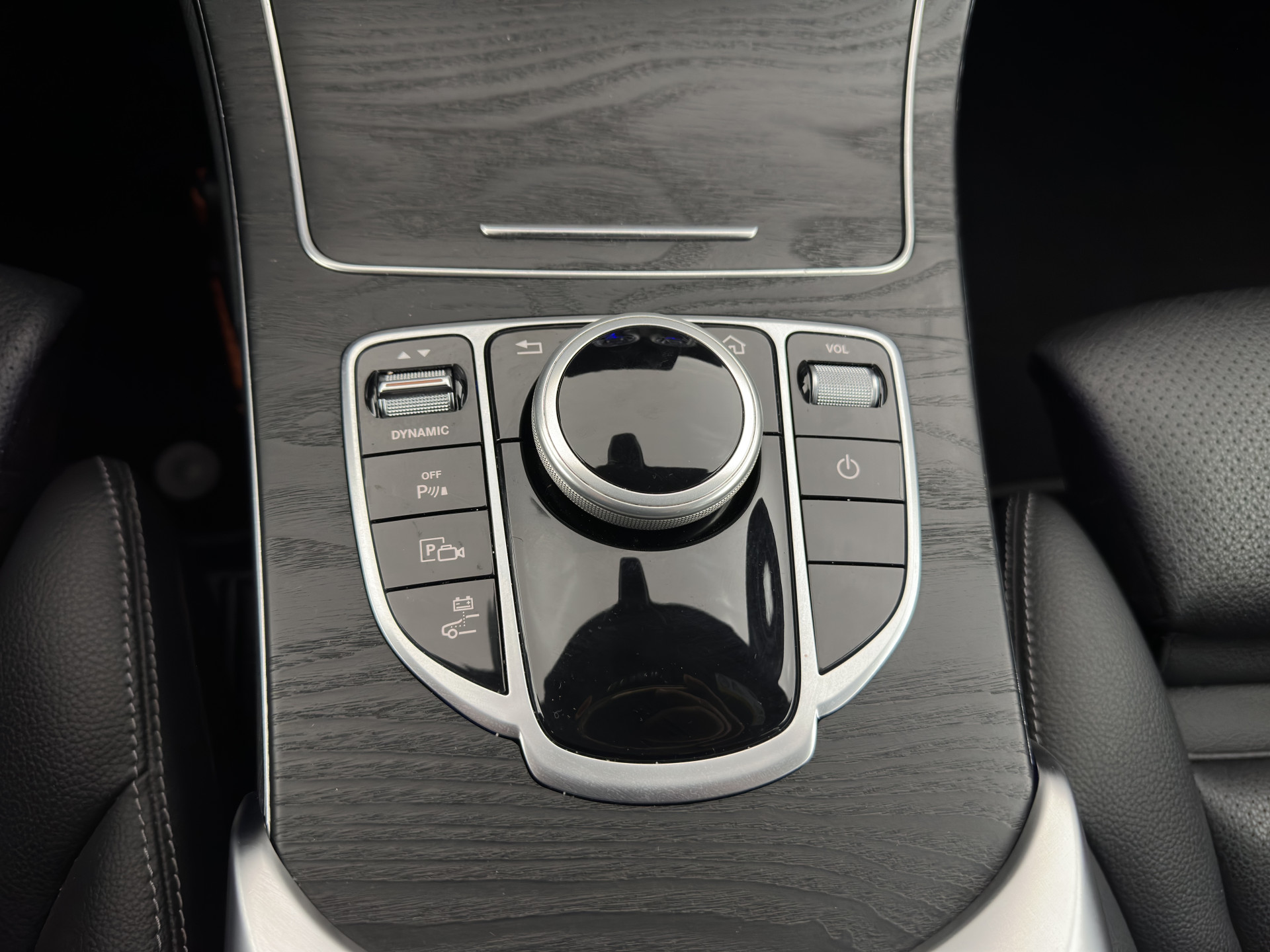 Mercedes-Benz C-klasse 300 e Business Solution AMG Limited ( Plug-In ) (INCL-BTW) *FULL-LEATHER | FULL-LED | BURMESTER | AMBIENT-LIGHT | BLIND-SPOT | HEATED-SPORTSEATS | DIGI-COCKPIT | NAVI-FULLMAP | CAMERA | DAB+ | PRIVACY-GLASS | 18''ALU*