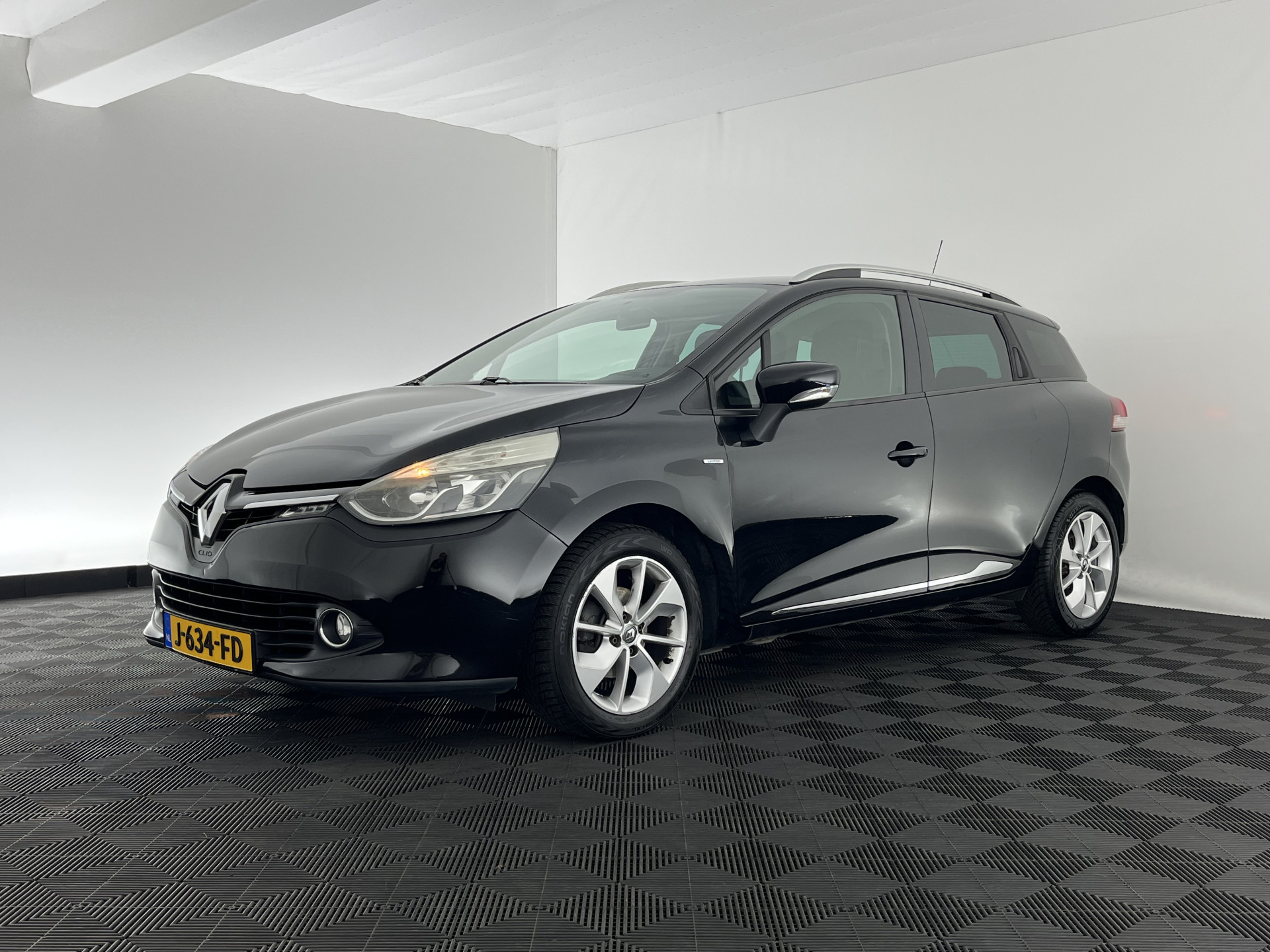 Renault Clio Estate 1.5 dCi ECO Dynamique *NAVI-FULLMAP | AIRCO | CRUISE | KEYLESS | COMFORTSEATS | BASS-REFLEX-AUDIO | PRIVACYGLASS | 16"ALU*