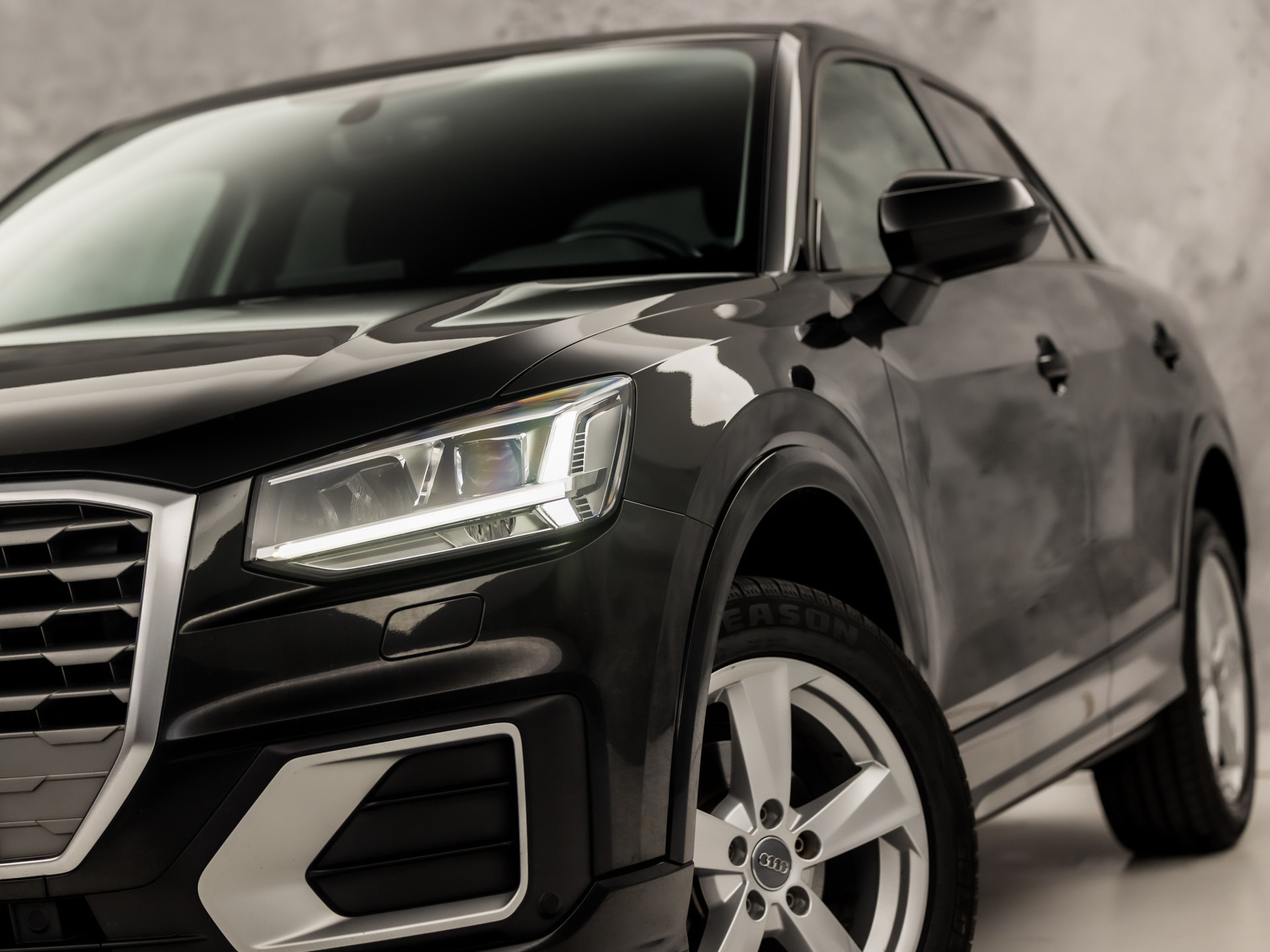 Audi Q2 35 TFSI S-Tronic Sport 150Pk Automaat (VIRTUAL COCKPIT, APPLE CARPLAY, GROOT NAVI, CLIMATE, STOELVERWARMING, SPORTSTOELEN, GETINT GLAS, PARKEERSENSOREN, CRUISE, NIEUWSTAAT)