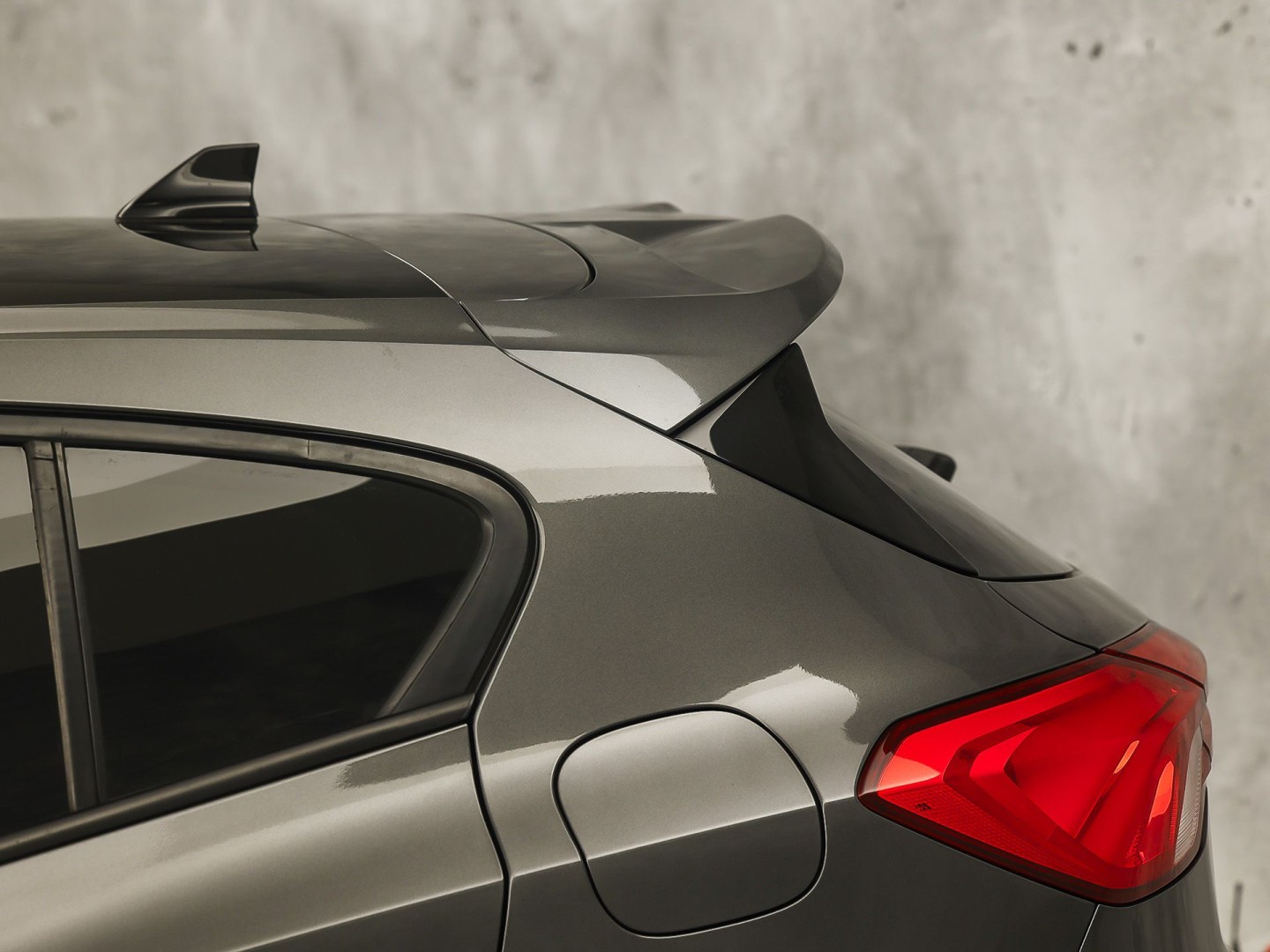 Ford Focus 1.0 EcoBoost ST Line 125Pk (PANORAMADAK, APPLE CARPLAY, GROOT NAVI, STUUR/STOELVERWARMING, BANG&OLUFSEN, TREKHAAK, SPORTSTOELEN, GETINT GLAS, ADAPTIVE CRUISE, LED KOPLAMPEN, NIEUWSTAAT)