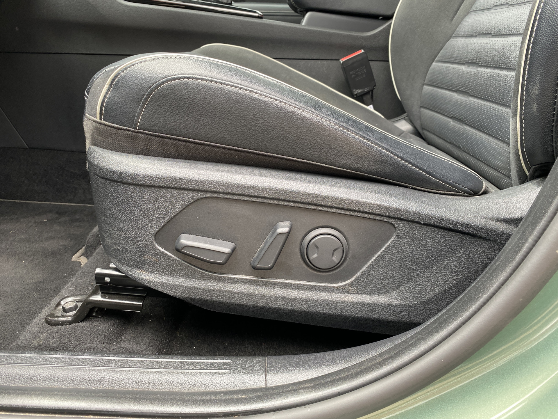 Kia Sportage 1.6 T-GDi Plug-in Hybrid AWD GT-PlusLine | dealer onderh. | panoramadak | trekhaak | leder interieur | navigatie