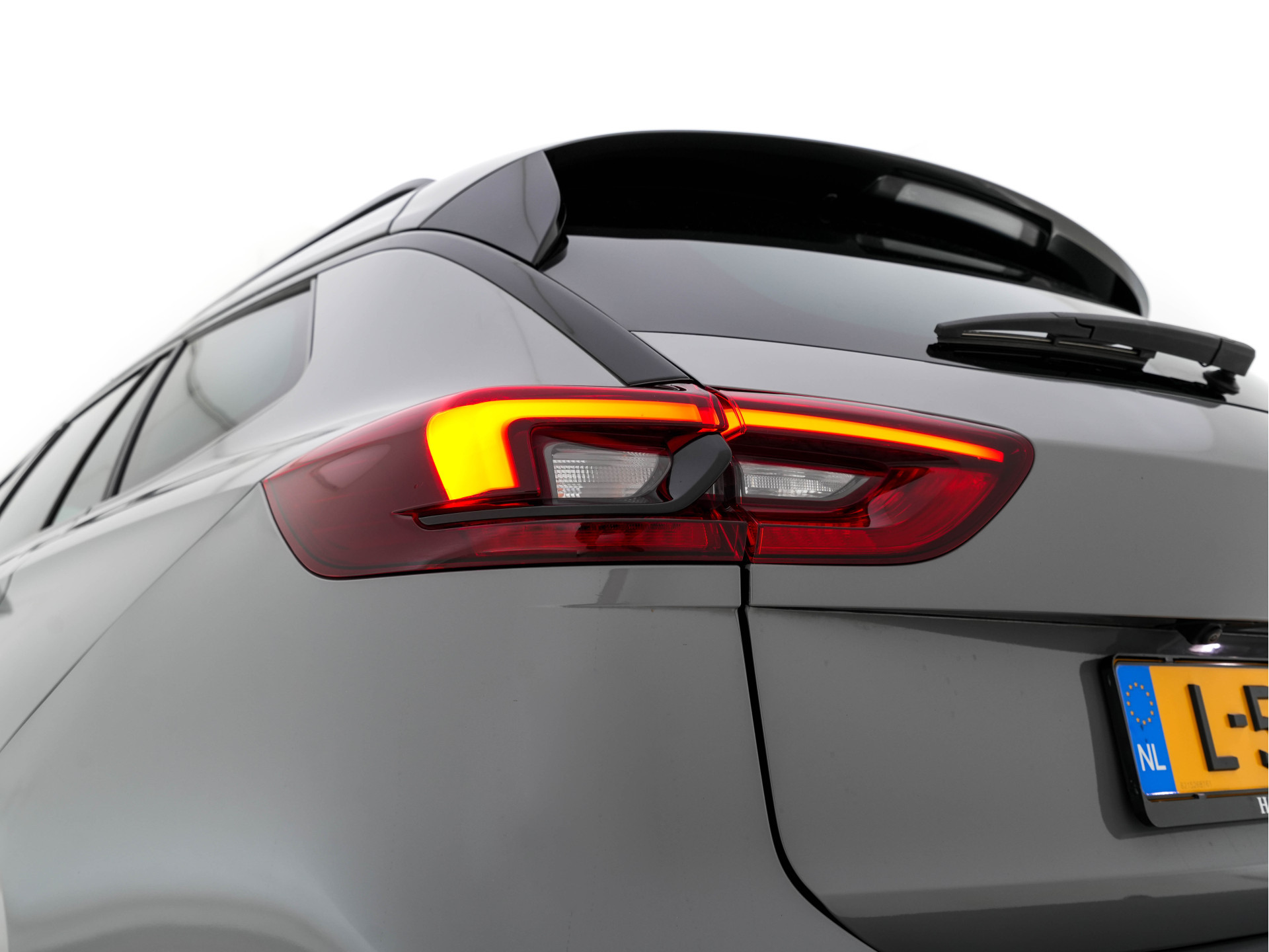 Opel Insignia Sports Tourer 2.0 Turbo GS-Sport-Line Aut. *FULL-LEATHER | BOSE-SOUND | HEAD-UP | ADAPT.CRUISE | FULL-LED | MEMORY-PACK | SPORT/HEATED/COOLED/MASSAGE-SEATS  | NAVI-FULLMAP | GREY-WRAPPED | KEYLESS | CAMERA | CARPLAY | LANE-ASSIST