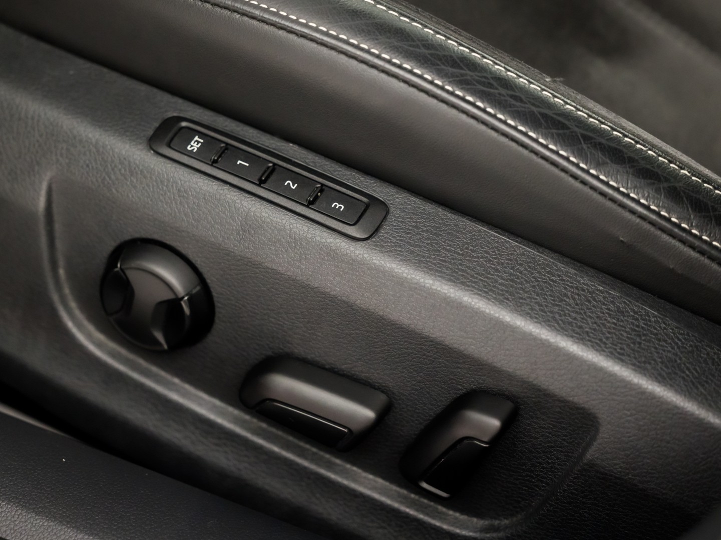 Škoda Superb Combi 1.4 TSI iV Sport 218Pk Automaat (VIRTUAL COCKPIT, APPLE CARPLAY, GROOT NAVI, MEMORY SEAT, LEDER/ALCANTARA, CAMERA, STOELVERWARMING, ADAPTIVE CRUISE, ELEK ACHTERKLEP, NIEUWSTAAT)