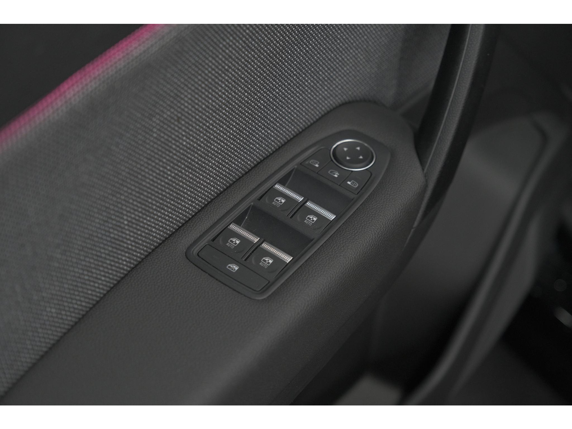 Renault Captur 1.8 E-Tech full hybrid 160 techno | Camera | Adaptieve Cruise Control | Navigatie