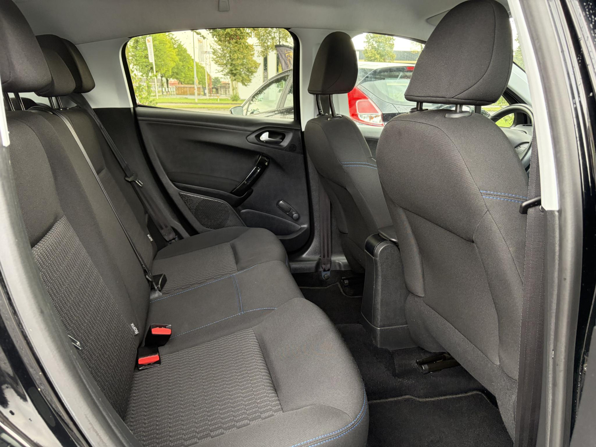 Peugeot 208 1.2 PureTech Signature ✓Net beurt gahad✓Navi✓Carplay✓Lm velgen✓Airco✓Cruise✓5 Deurs✓Pdc✓5 Deurs✓Lm velgen✓N.A.P✓Apk tot 04-2027