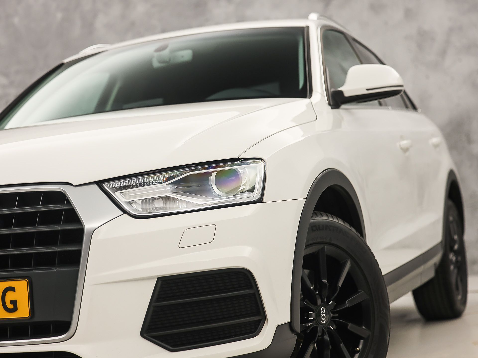 Audi Q3 1.4 TFSI Sport 150Pk Automaat (NAVIGATIE, CLIMATE, STOELVERWARMING, GETINT GLAS, SPORTSTOELEN, BLUETOOTH, NIEUWE APK, NIEUWSTAAT)