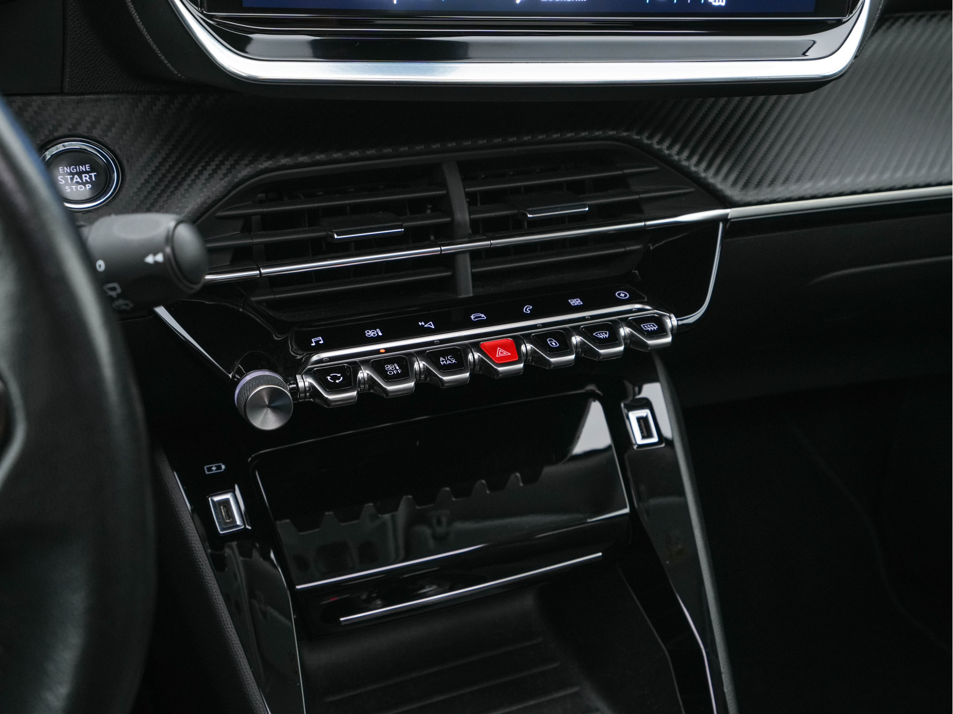 Peugeot e-2008 EV Allure 50 kWh [ 3-Fase ] {SOH-84%} (INCL-BTW) *PANO | LEATHER-FABRIC | FULL-LED | SPORT-SEATS | DIGI-COCKPIT | CAMERA | KEYLESS | PRIVACY-GLASS | DAB+ | NAVI-FULLMAP | ECC | CARPLAY | LANE-ASSIST | PDC | CRUISE | 17''ALU*