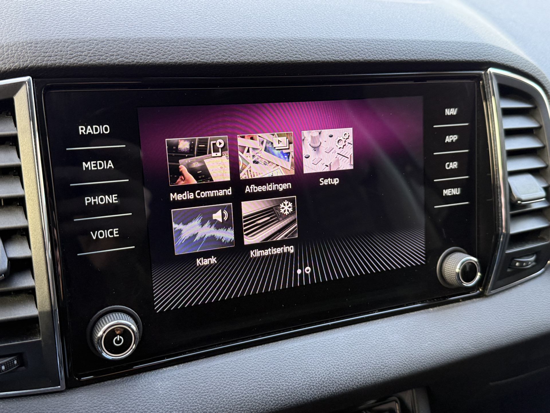 ŠKODA Karoq 1.0 TSI Style | Keyless | Apple carplay | Stoelverwarming