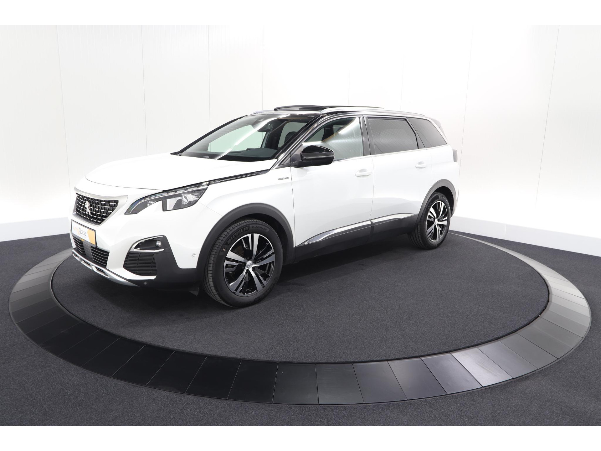 Peugeot 5008 PureTech 130 EAT8 GT-Line | Schuif-/Kanteldak | Trekhaak | Elektrische Kofferklep | Camera