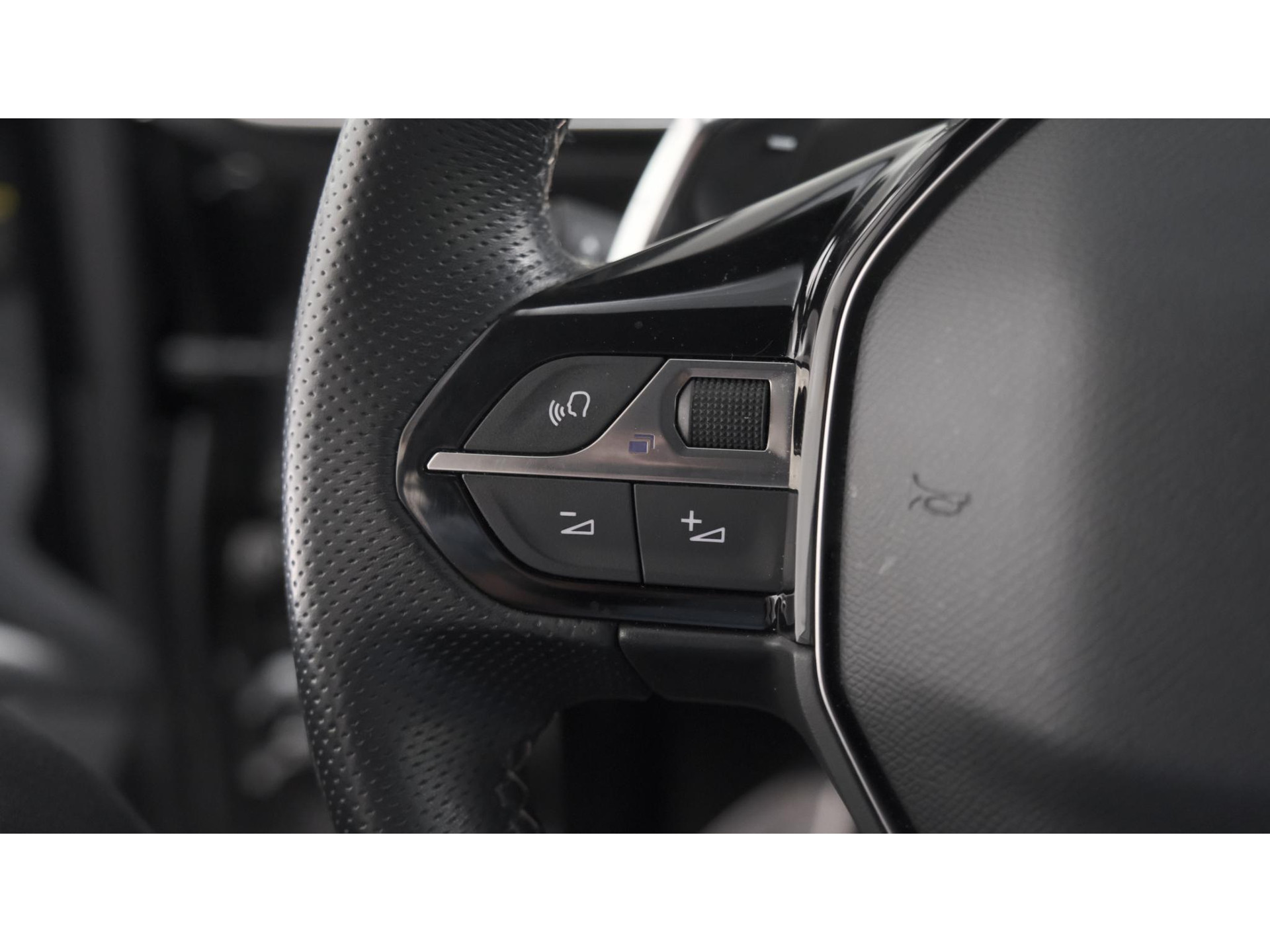 Peugeot 3008 1.6 PureTech 180 EAT8 GT | Trekhaak | Camera | Dodehoekdetectie | Navigatie