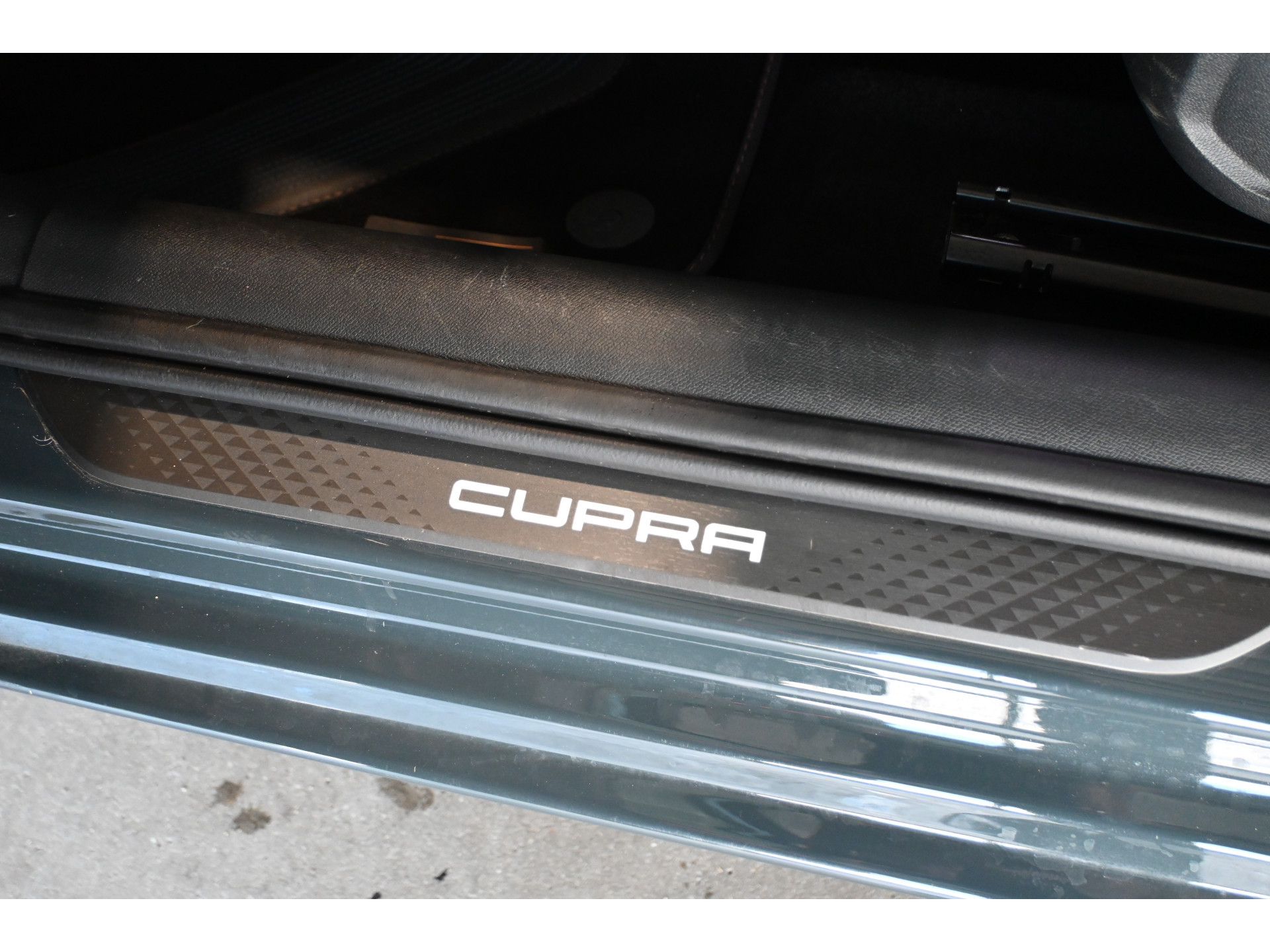CUPRA Leon 1.5 TSI e-Hybrid Business PHEV EDGE Clima Adaptieve Cruise Matrix CarPlay Navigatie Lane Assist Stuurverwarming 100% Onderhouden! Inruil Mogelijk!