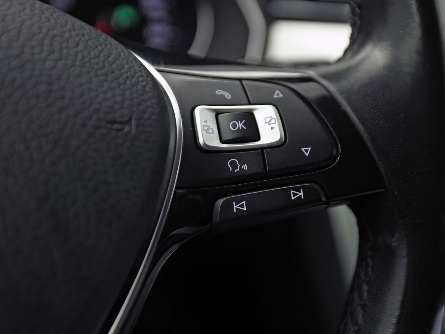 Volkswagen Passat Variant 1.4 TSI ACT Highline 150Pk Automaat (APPLE CARPLAY, GROOT NAVI, CLIMATE, CAMERA, SPORTSTOELEN, GETINT GLAS, KEYLESS START, ADAPTIVE CRUISE,