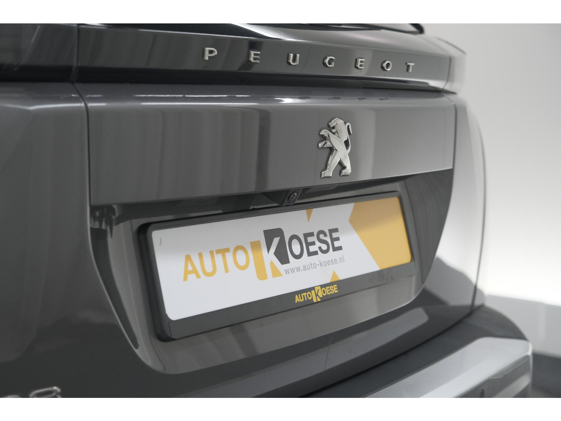 Peugeot 2008 PureTech 130 EAT8 Allure Pack | Stoelverwarming | Adaptieve Cruise Control | Camera