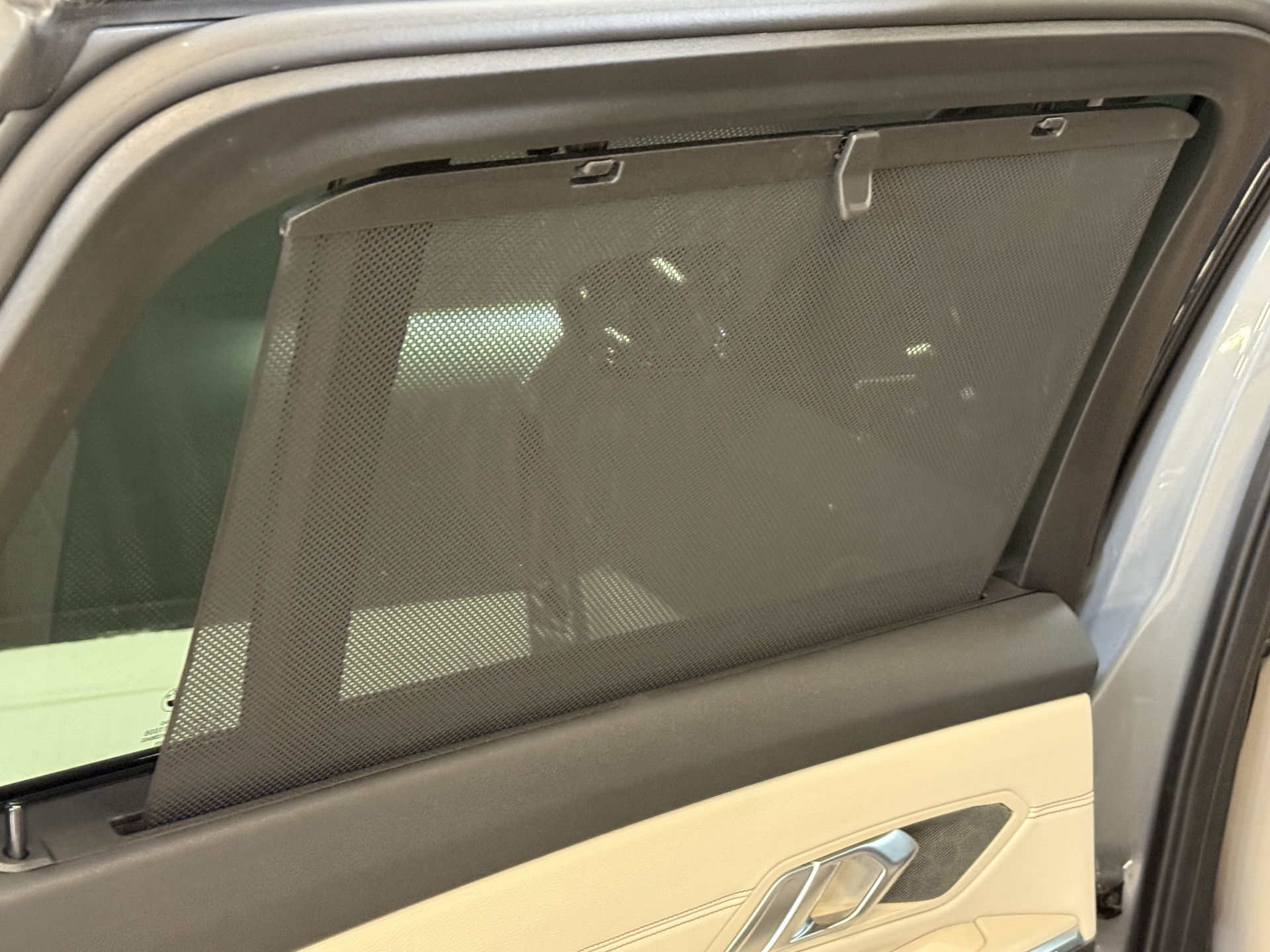 BMW 3-serie Touring 330e | M-Sport | Facelift | Lederen sportstoelen | Harman/Kardon | Sfeerverlichting | Full LED