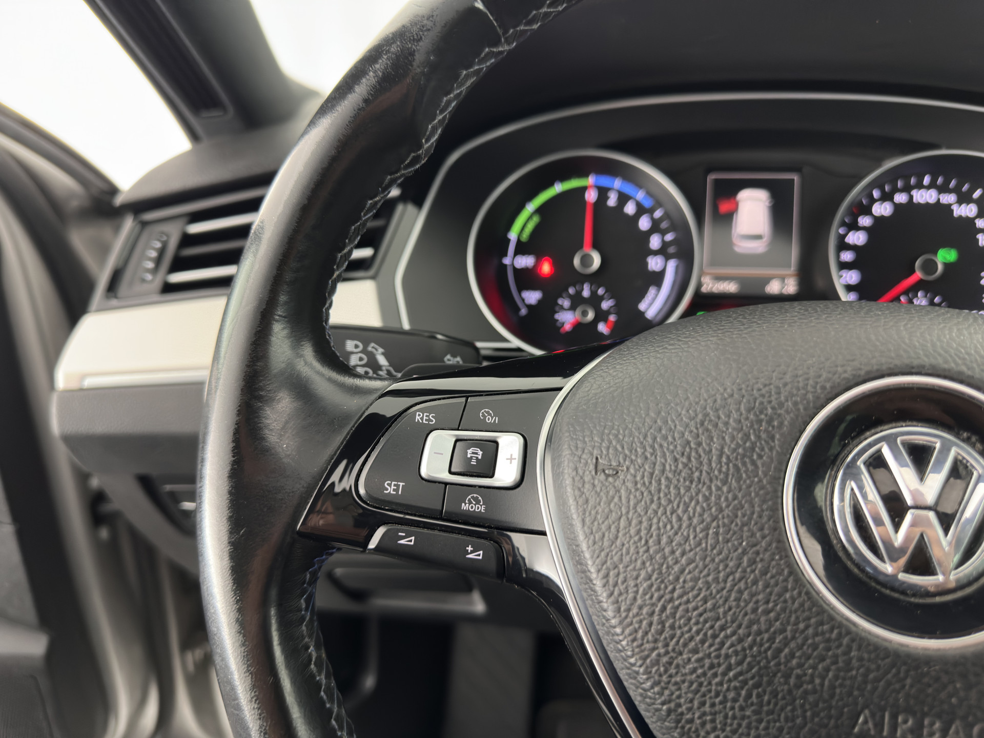 Volkswagen Passat Variant 1.4 TSI GTE Highline Plug-in Aut. *PANO | LEATHER-ALCANTARA | FULL-LED | CAMERA | NAVI-FULLMAP | ADAPTIVE-CRUISE | HEATED-ERGONOMIC-SPORTSEATS | KEYLESS | PDC | ECC | PRIVACY-GLASS | TOWBAR | AMBIENT-LIGHT | KEYLESS | ..